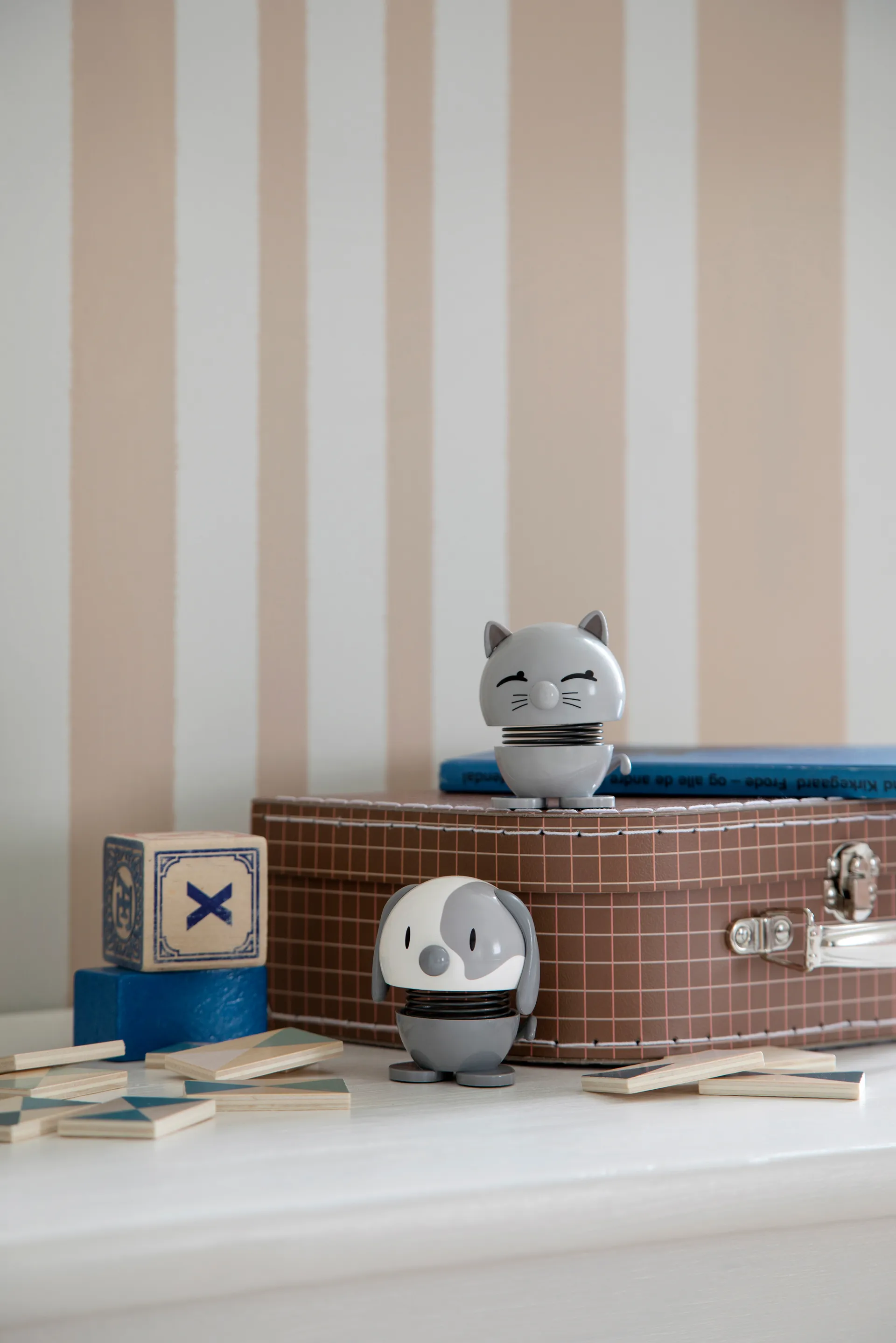 Figura Cachorro Hoptimista 6,9 cm , Cinzento cool  Hoptimist