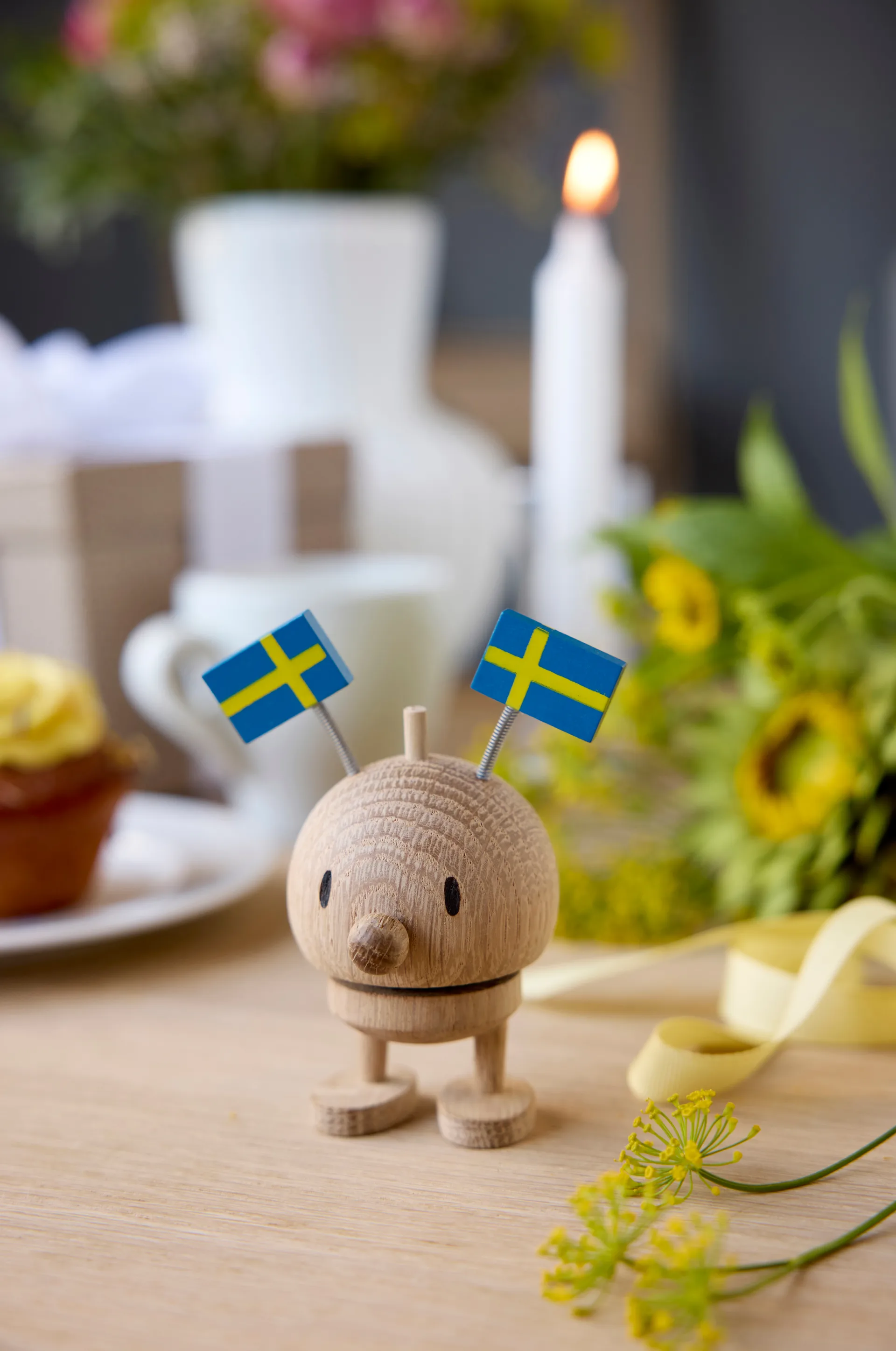 Hoptimist Celebration Bumble figura, S, carvalho natural, Suécia Hoptimist