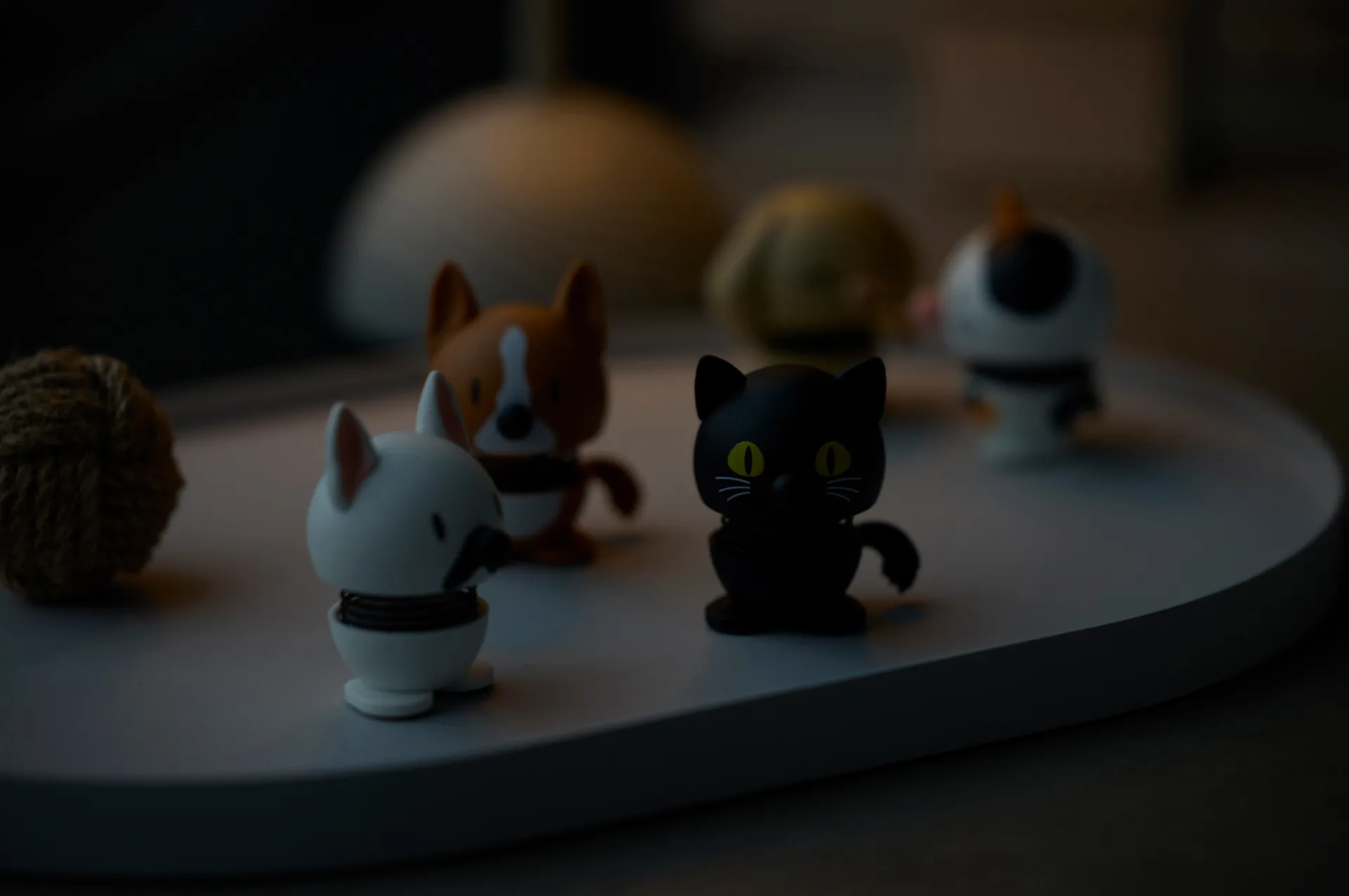 Hoptimist figura XS, French bulldog, branco Hoptimist