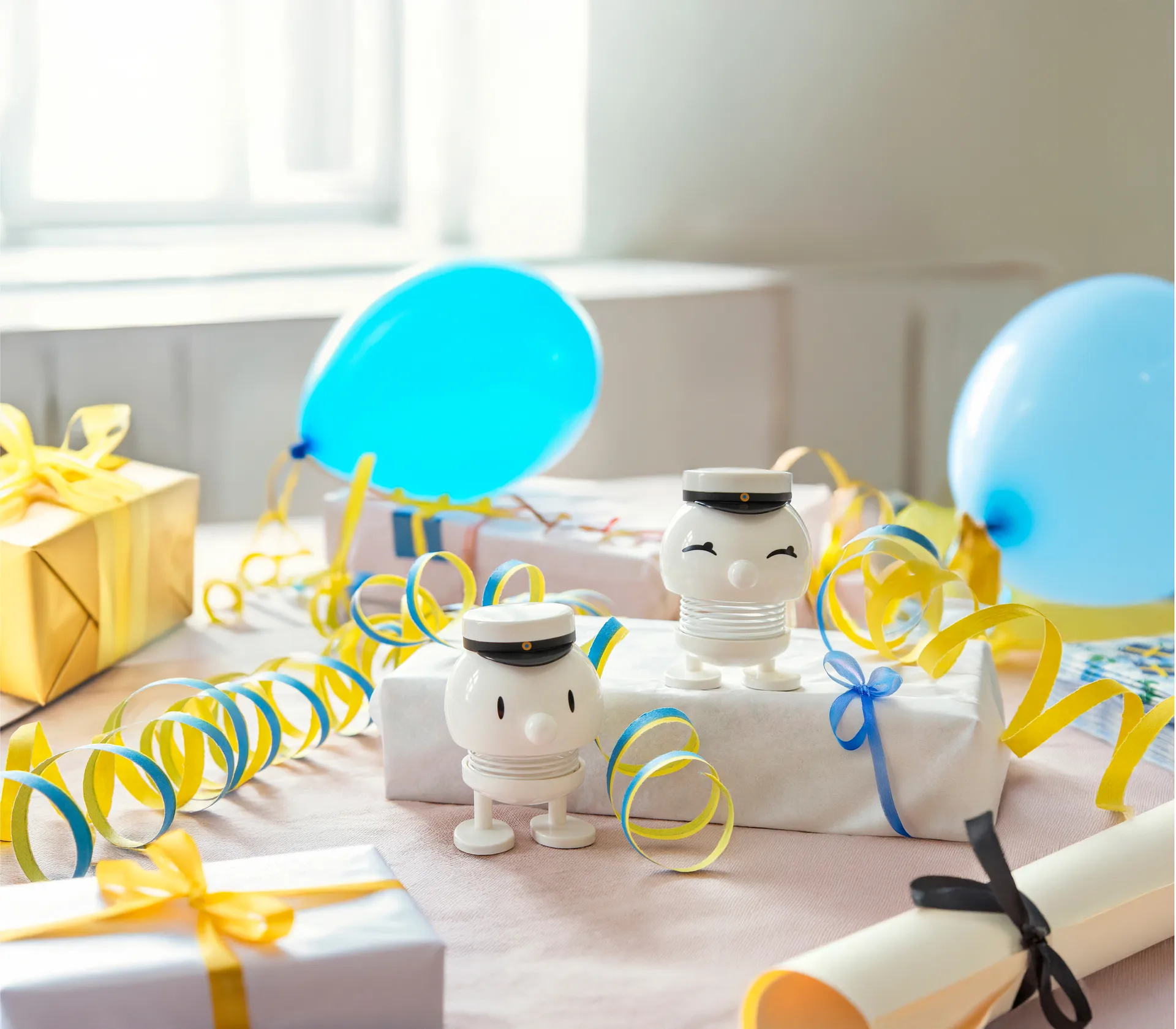 Hoptimist Swedish Student Bumble S figura, Branco Hoptimist