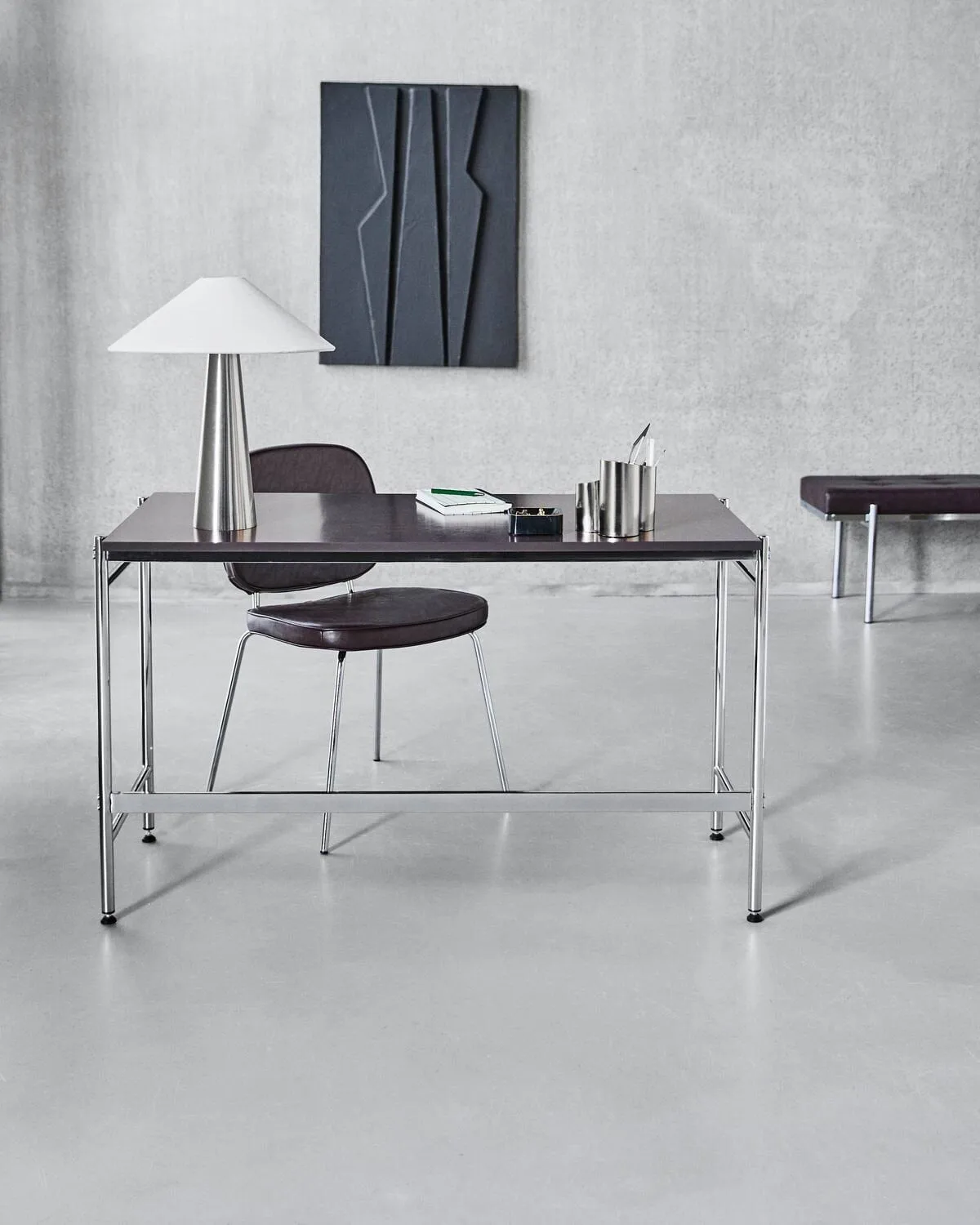 Arph secretária, Amora-cromo, 125x60x74 cm House Doctor
