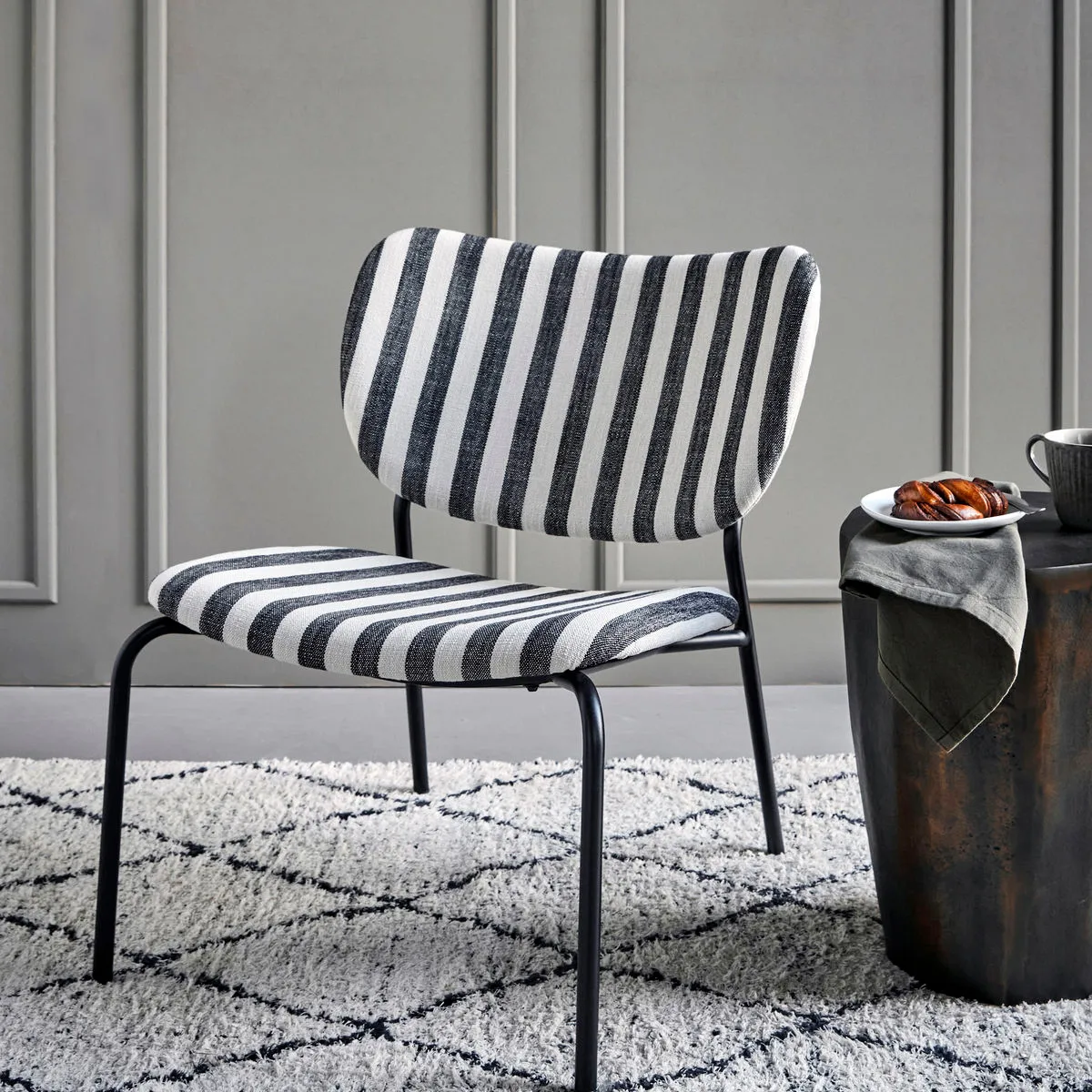 Cadeira Longa com estrutura de aço, Preto e branco House Doctor