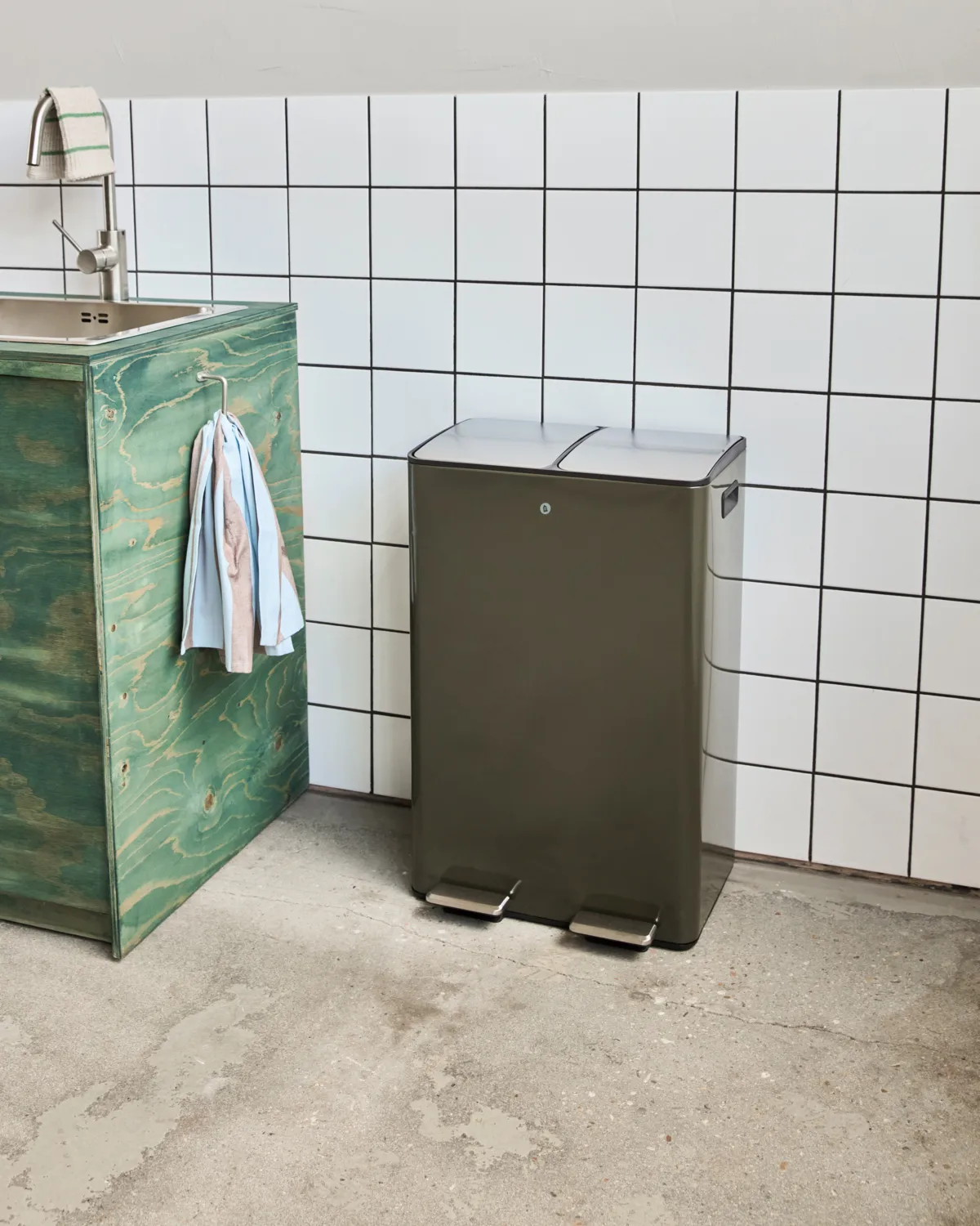 Caixote de lixo Sort, Verde profundo, 46x35,5x71 cm House Doctor