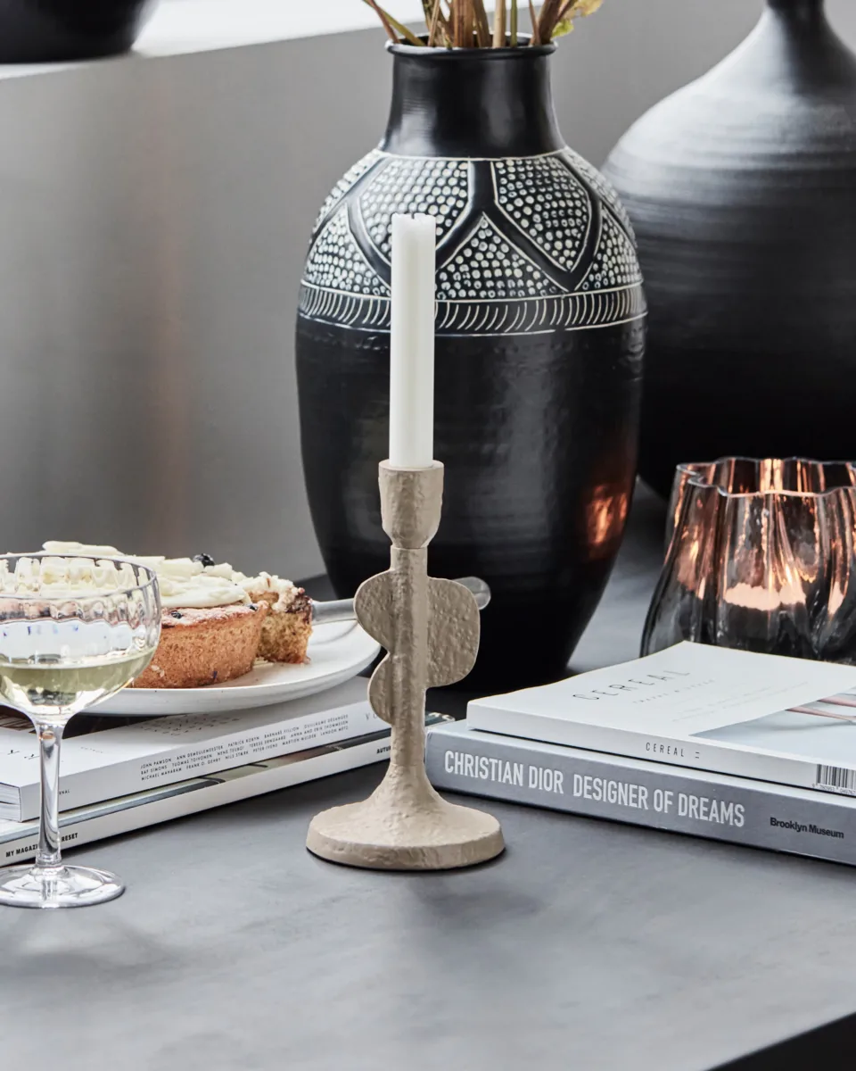 Donna castiçal, Beige House Doctor