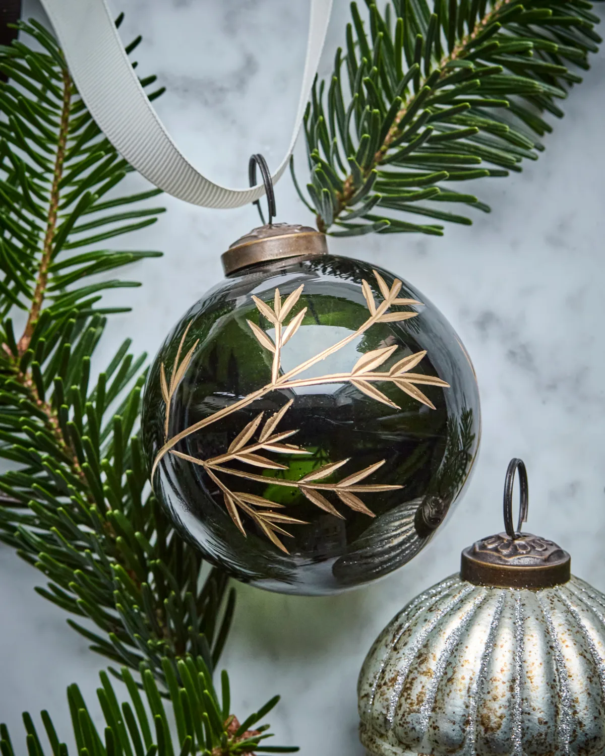 Leaf bola de Natal Ø7,5 cm 4 un., Verde-ouro House Doctor