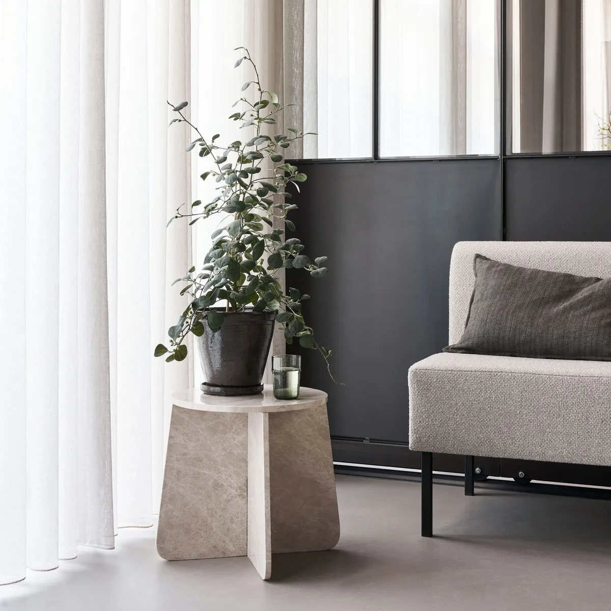 Mesa de apoio Marb 48x48x40 cm, Mármore bege House Doctor