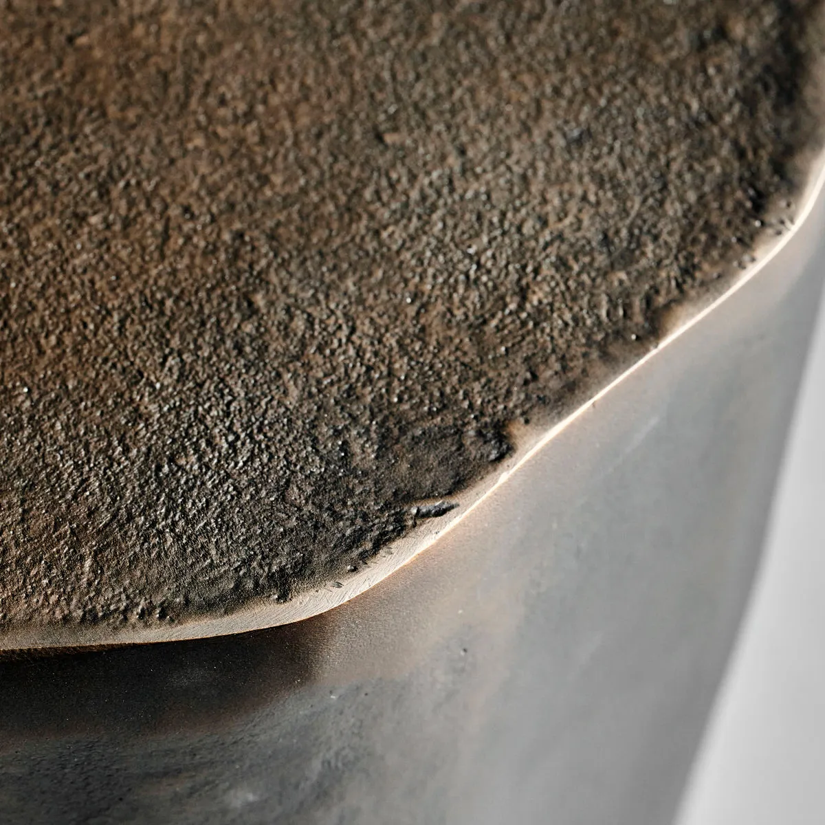 Mesa Meta Ø33 cm, Latão antigo House Doctor