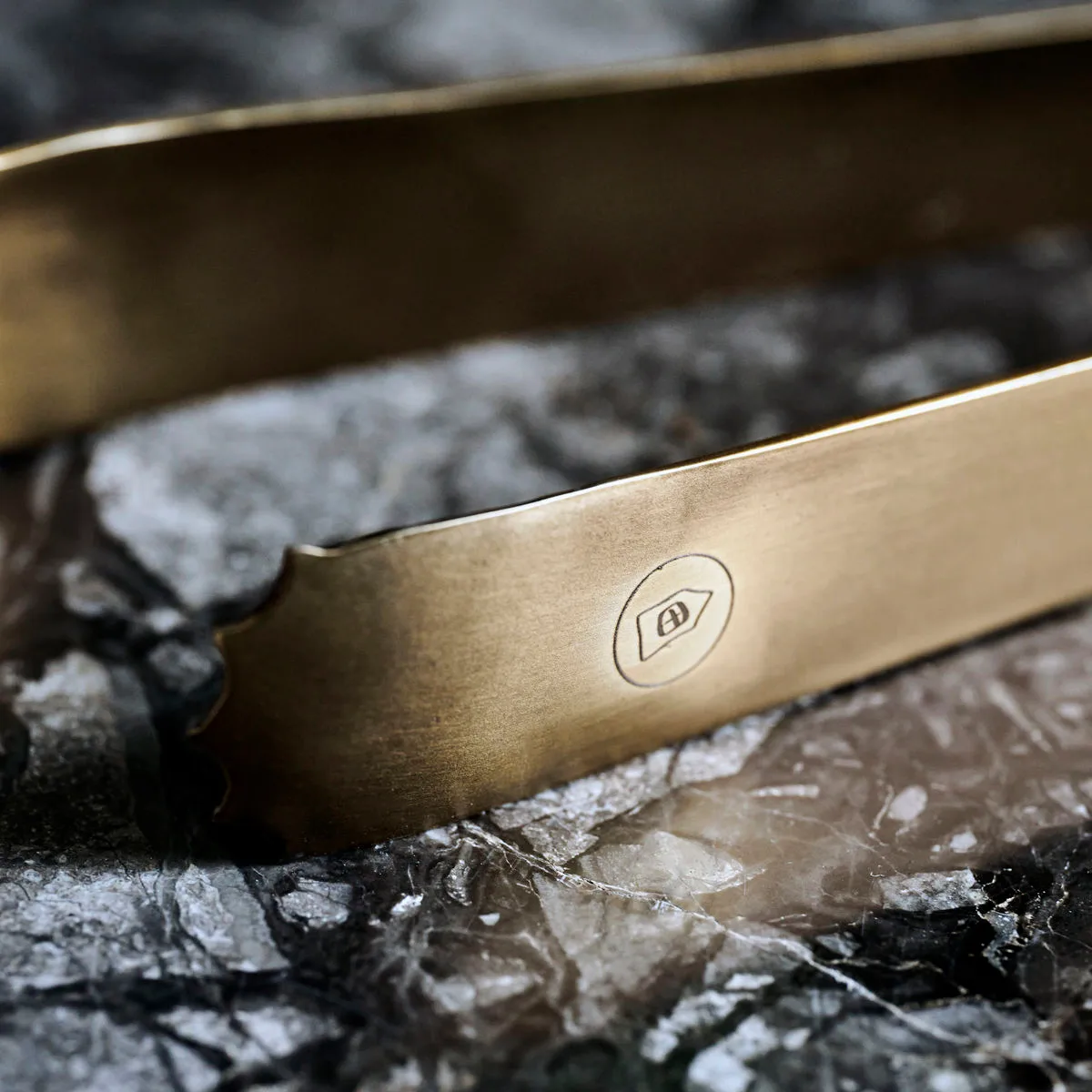 Pinça de gelo Baar, Latão antigo House Doctor