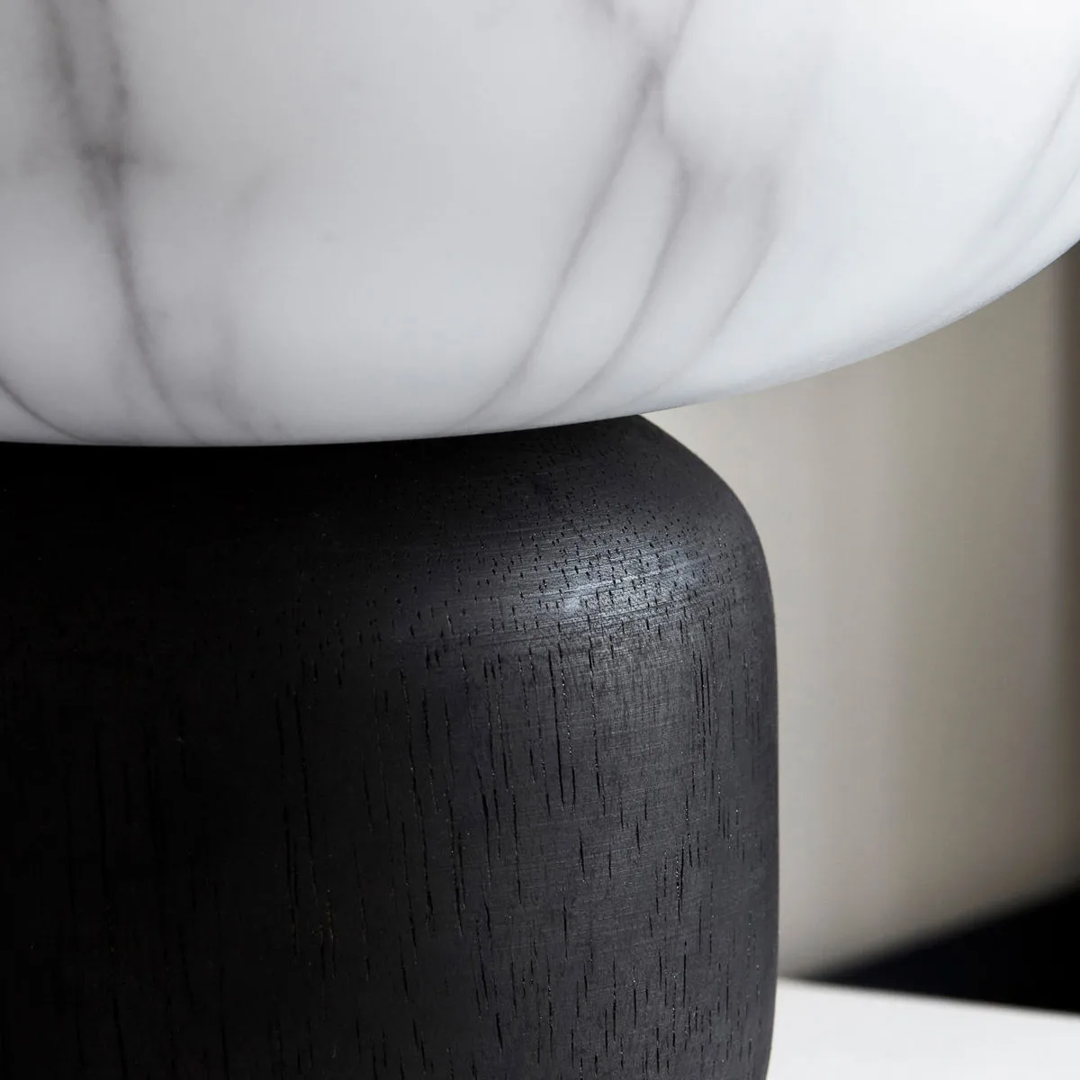 Porta-vela Fog de mármore, preto e branco, 20 cm House Doctor