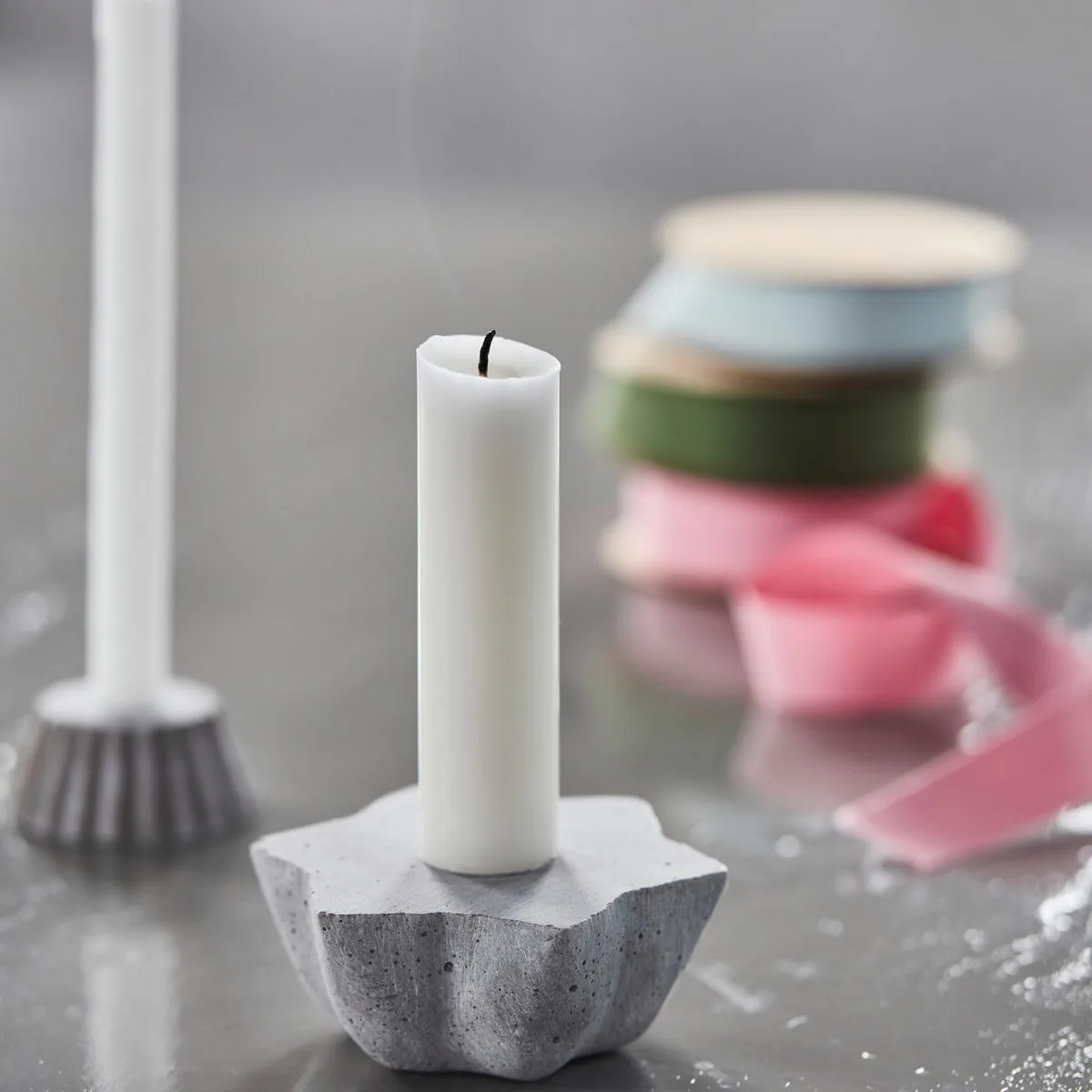 Suporte de velas Mold Little Star, cinza House Doctor