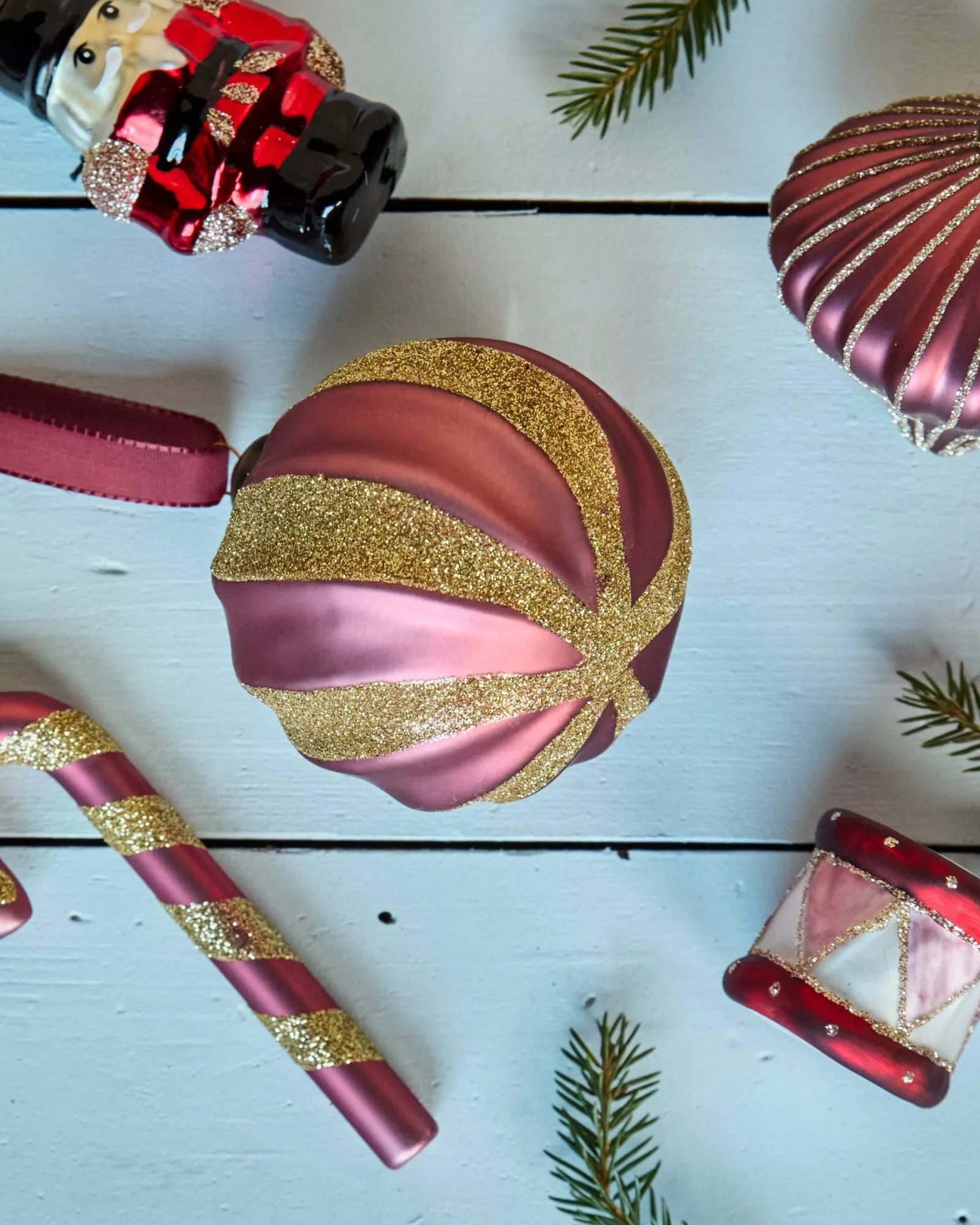 Swirl bolas de Natal 4-unidades, Vermelho empoeirado-dourado House Doctor