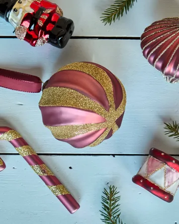 Swirl bolas de Natal 4-unidades - Vermelho empoeirado-dourado - House Doctor
