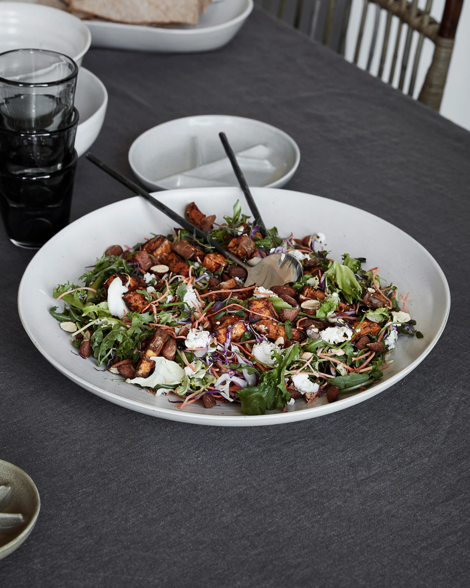 Travessa Pion Ø36 cm, cinza-branco House Doctor