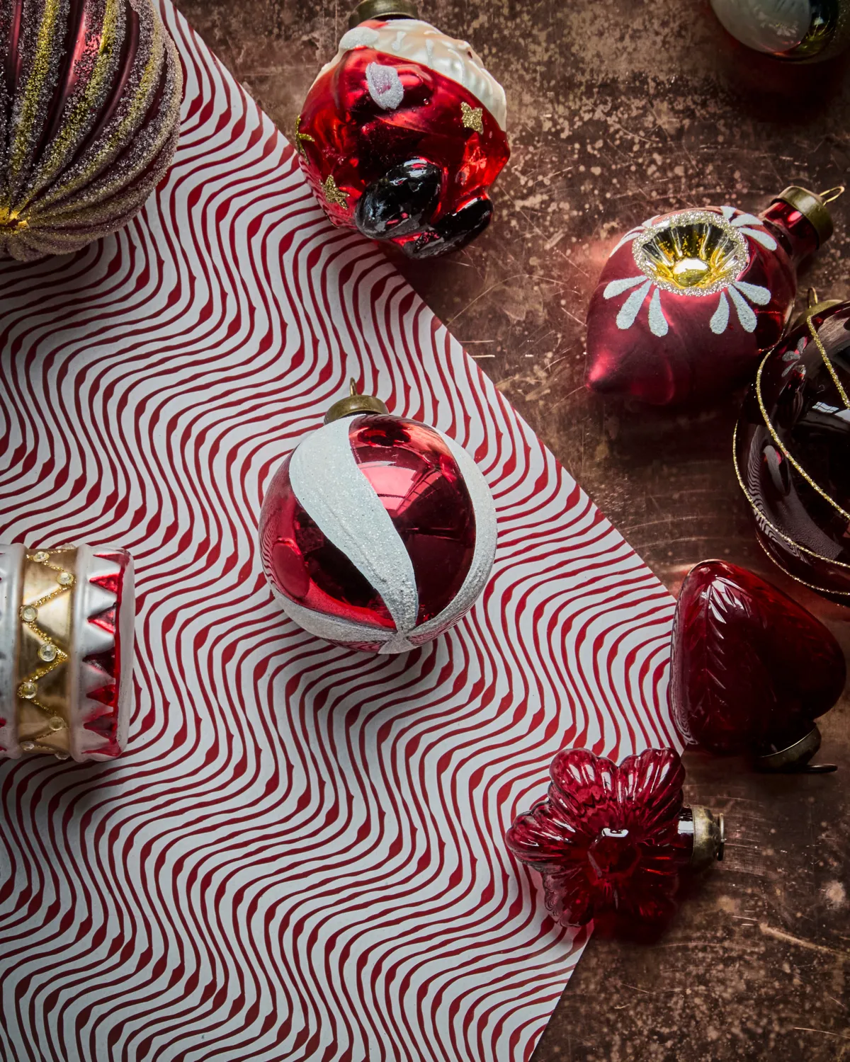 Twister bola de Natal Ø6 cm 4 un., Branco-vermelho House Doctor