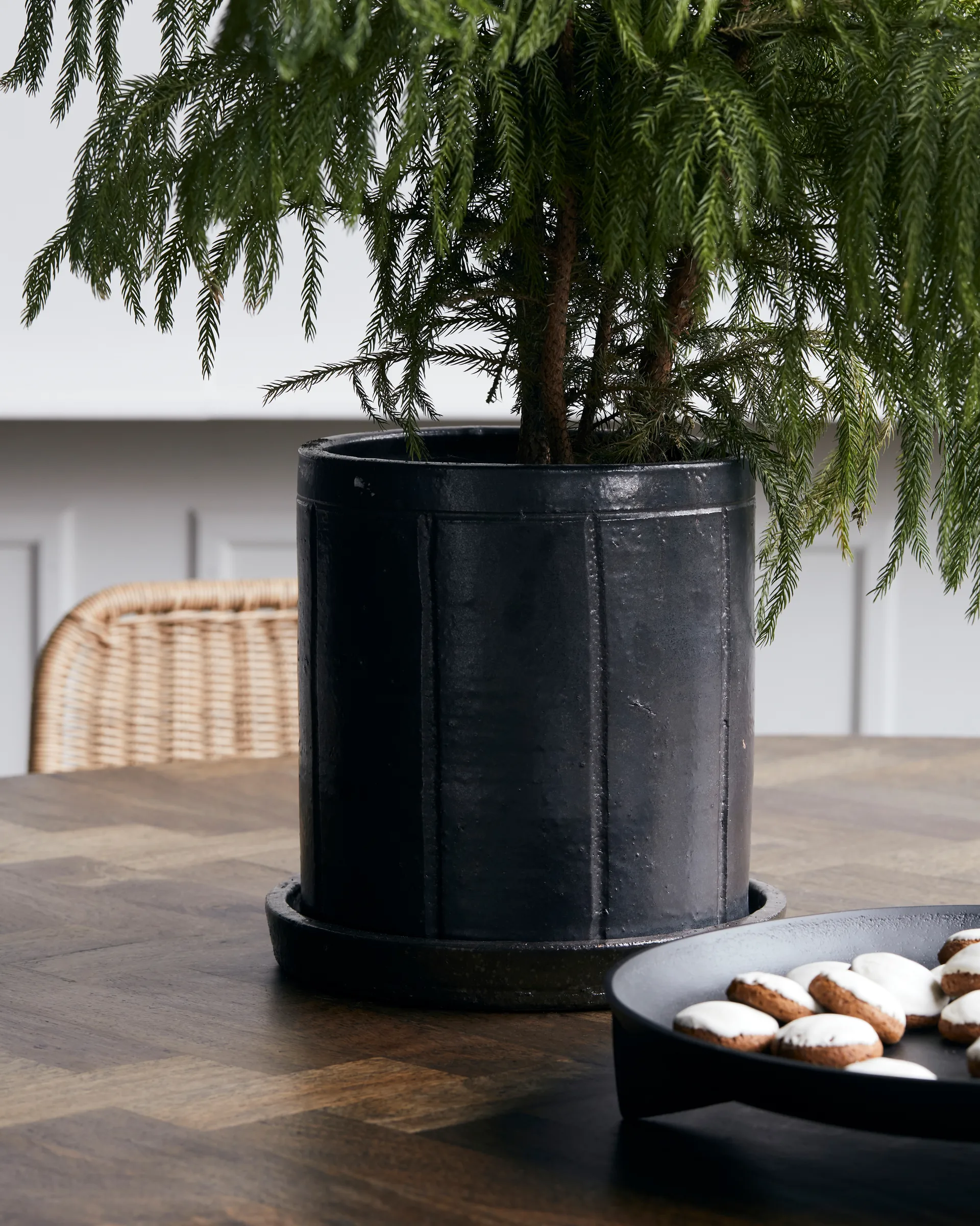 Vaso de flores Julian com prato Ø22 cm, Brown House Doctor