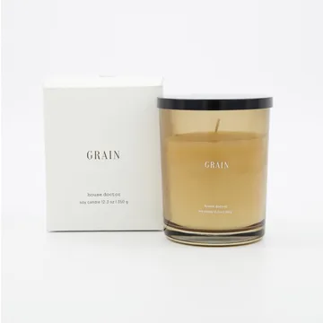 Vela perfumada Grain 50 horas - brown - House Doctor