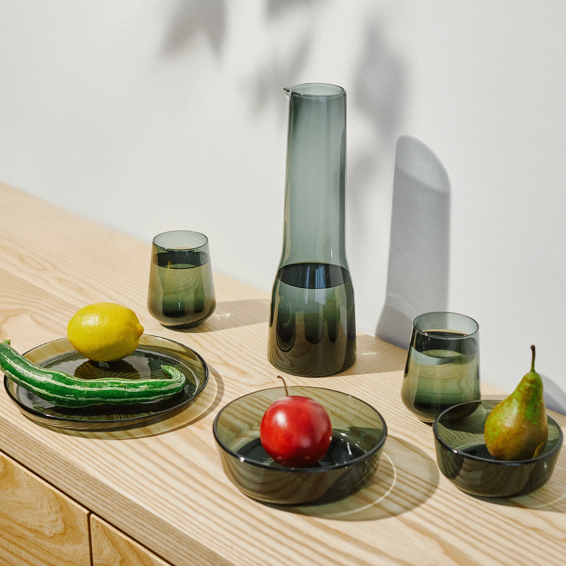 Jarro Essence, dark grey Iittala