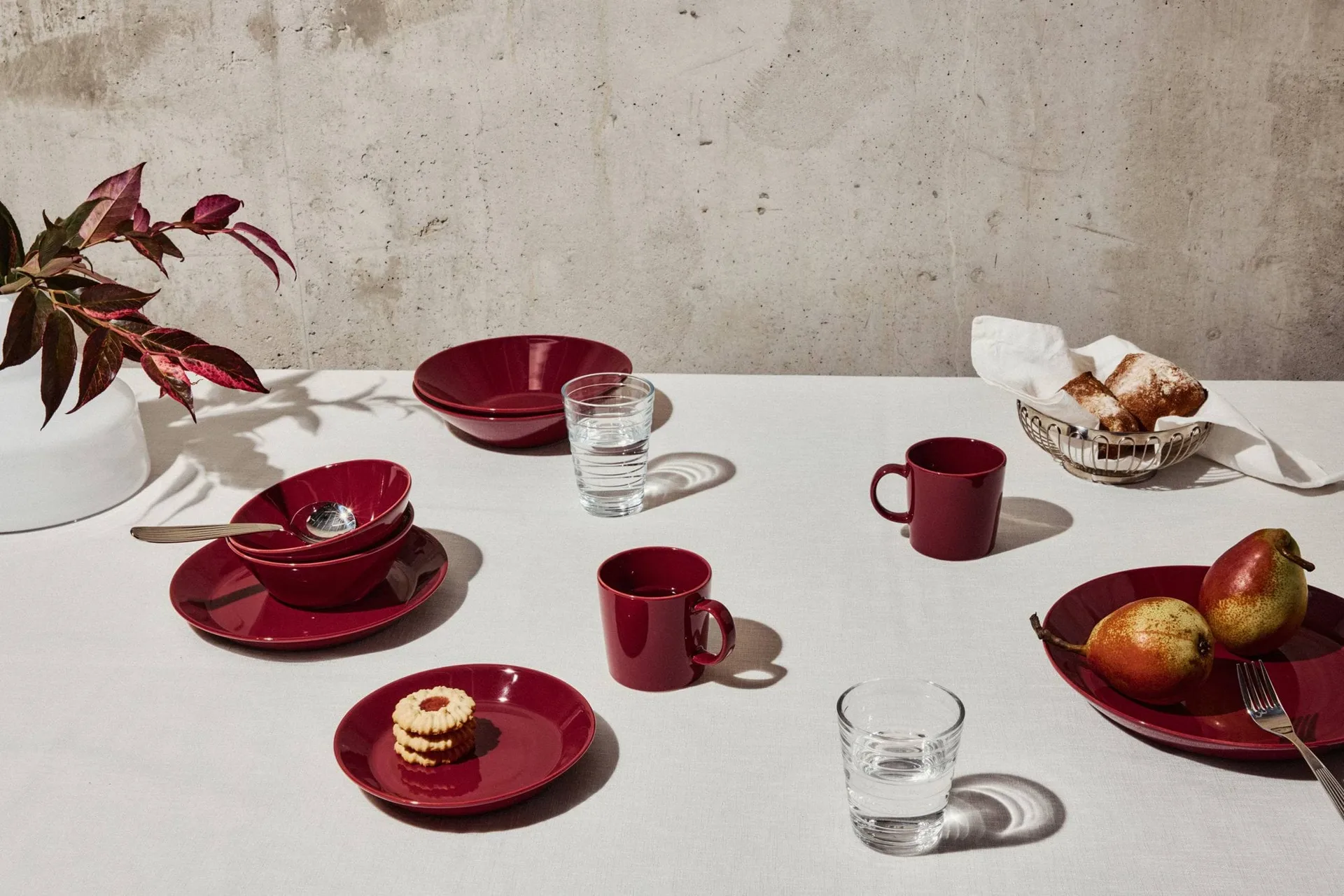 Prato Teema Ø26 cm, Cereja Iittala