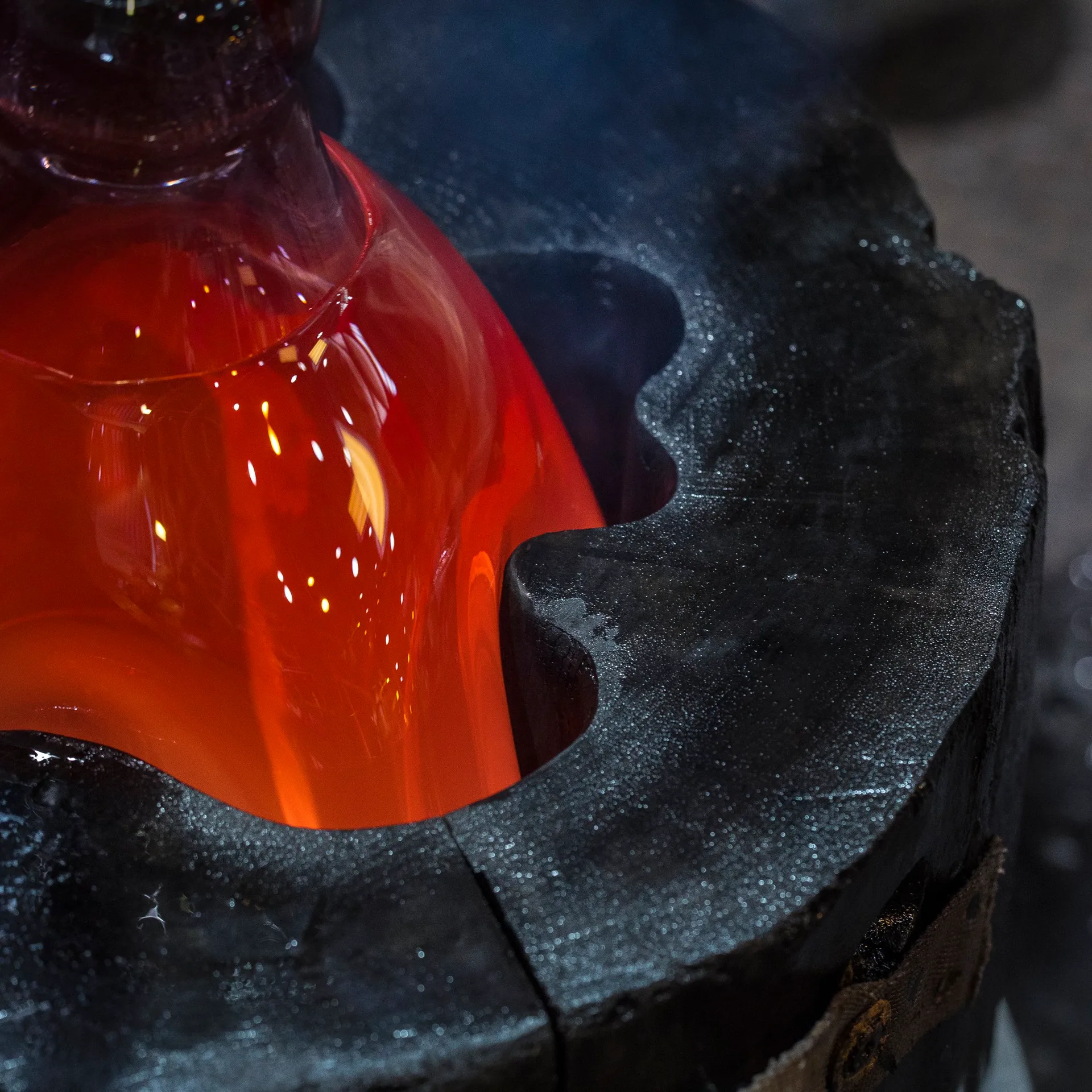 Vaso Aalto cranberry, 160 mm Iittala