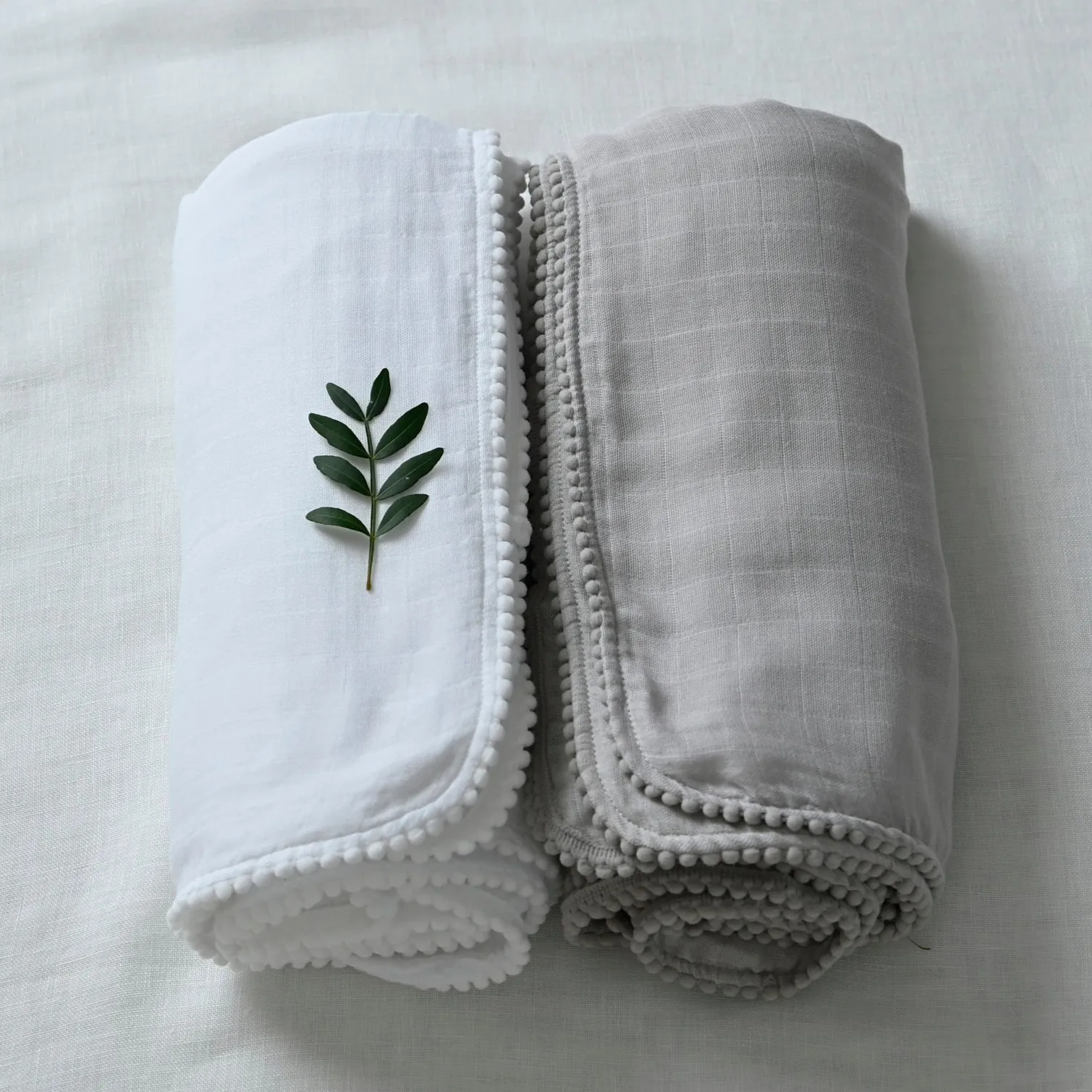 Manta de musselina Pom Pom 120x120 cm, 2 un., Pearl & Dusty gray Jack o Juno