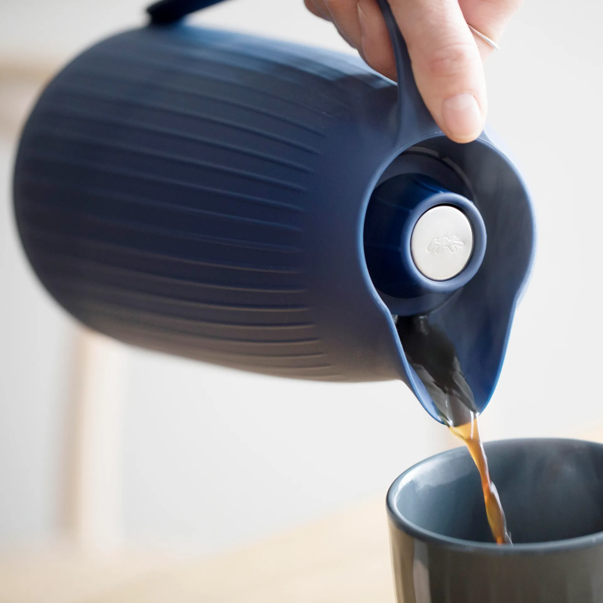 Caneca termo Hammershøi , indigo (azul escuro) Kähler