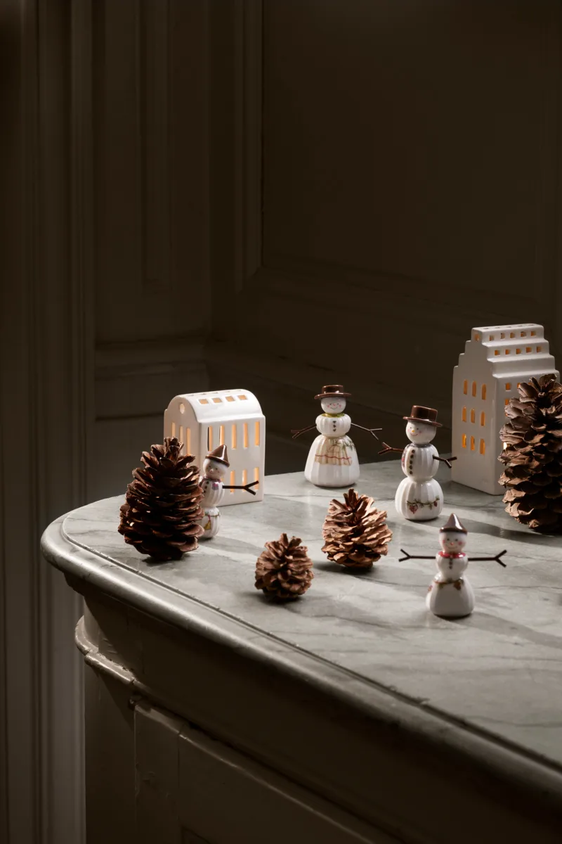 Rapaz de neve Hammershøi Christmas, Branco Kähler