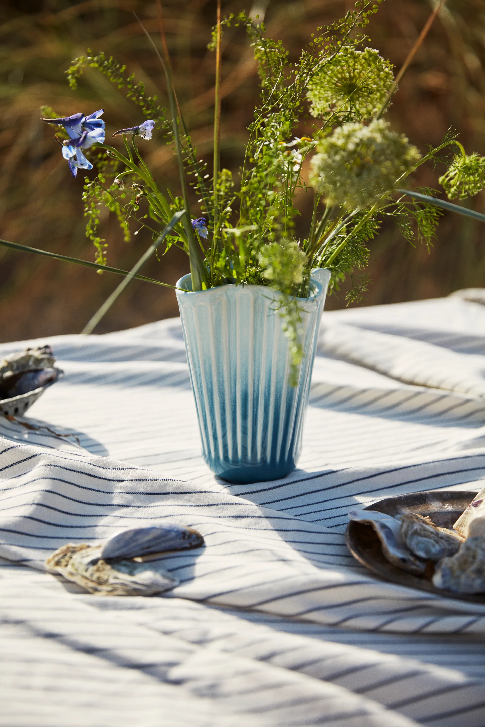 Vaso Hammershøi unfold, Azul, 20,5 cm Kähler
