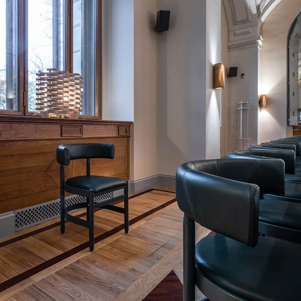 Botero cadeira com braços, Couro Tärnsjö 8800 natural-lacado suporte de faia Källemo