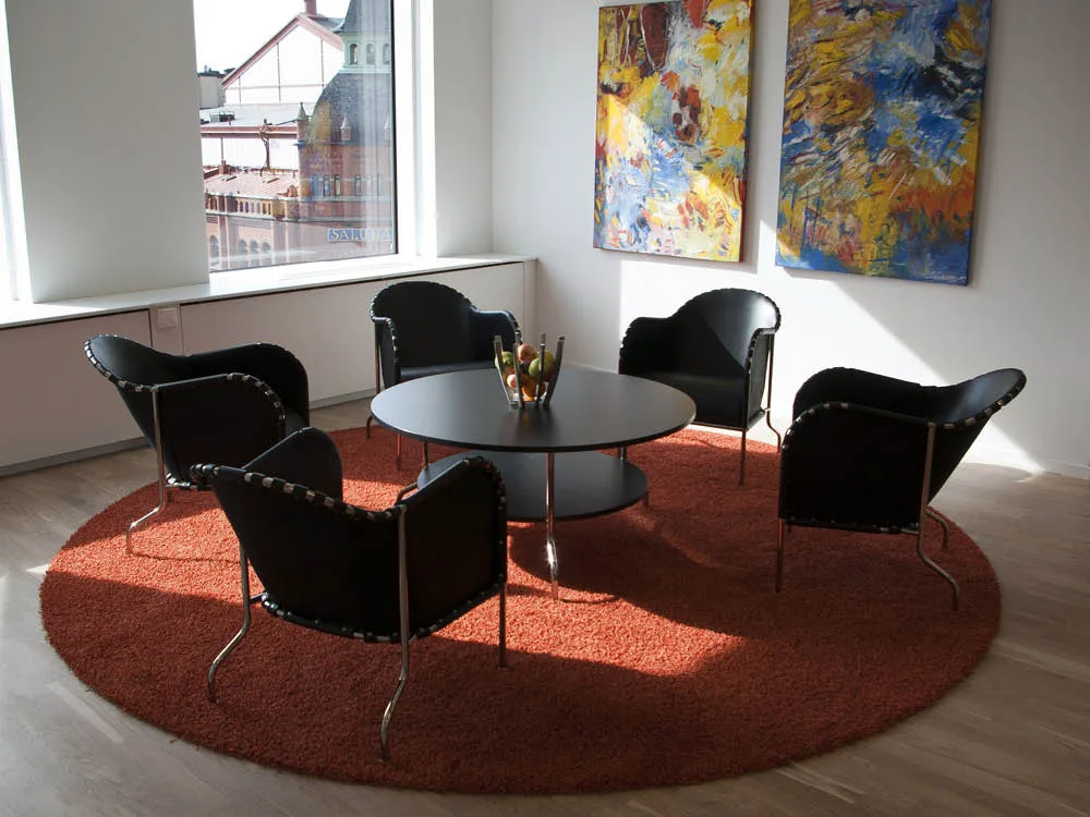 Bruno poltrona, Couro full-grain preto-cromo Källemo