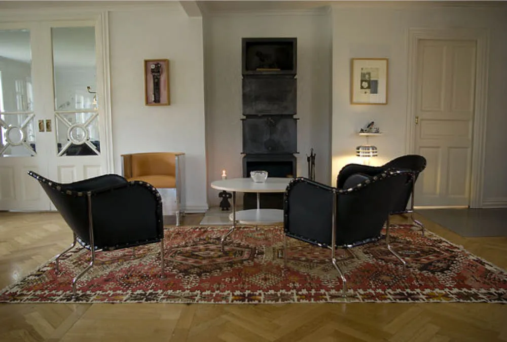 Bruno poltrona, Couro full-grain preto-cromo Källemo