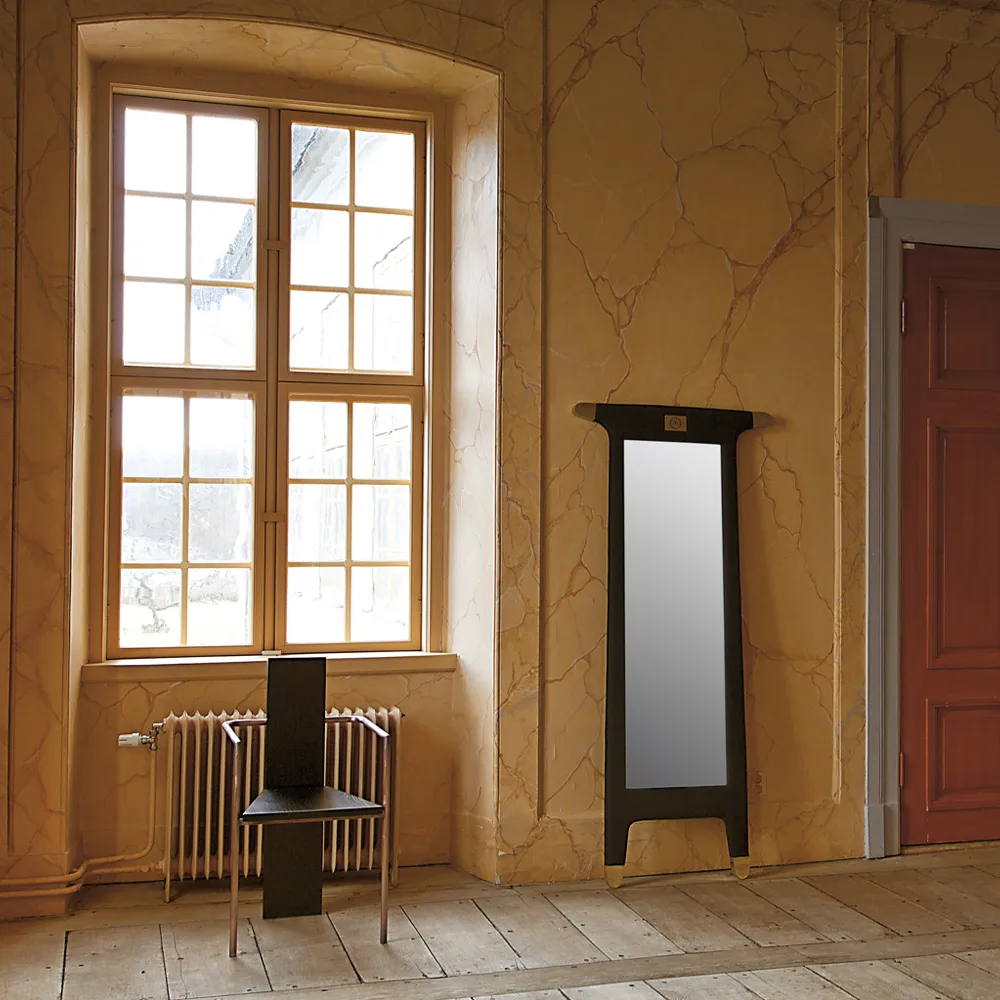 Concrete cadeira de braços , Estante azul com acabamento cobreado Källemo