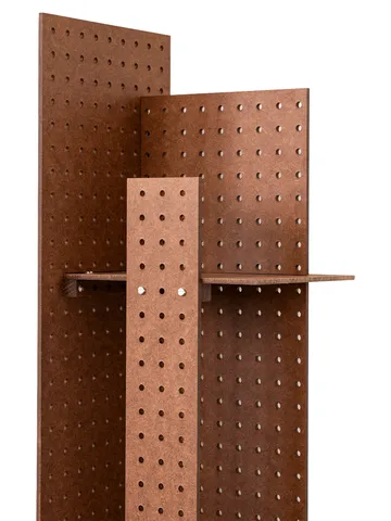 FF02 The Perforated Furniture prateleira de parede - Placa de fibras de madeira-nogueira, 28x24x128 cm - Källemo