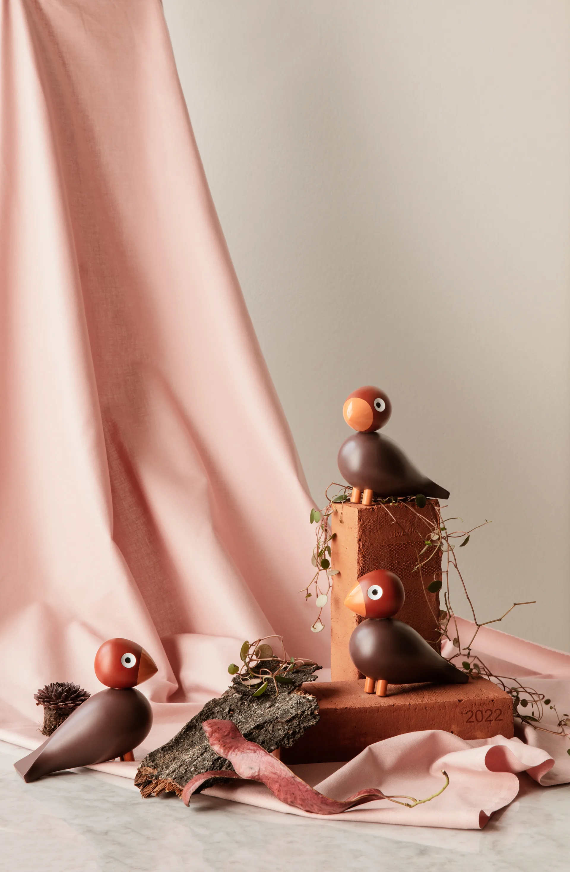 Ave Kay Bojesen Year Bird 2022 Poppy, Vermelho vinho Kay Bojesen Denmark