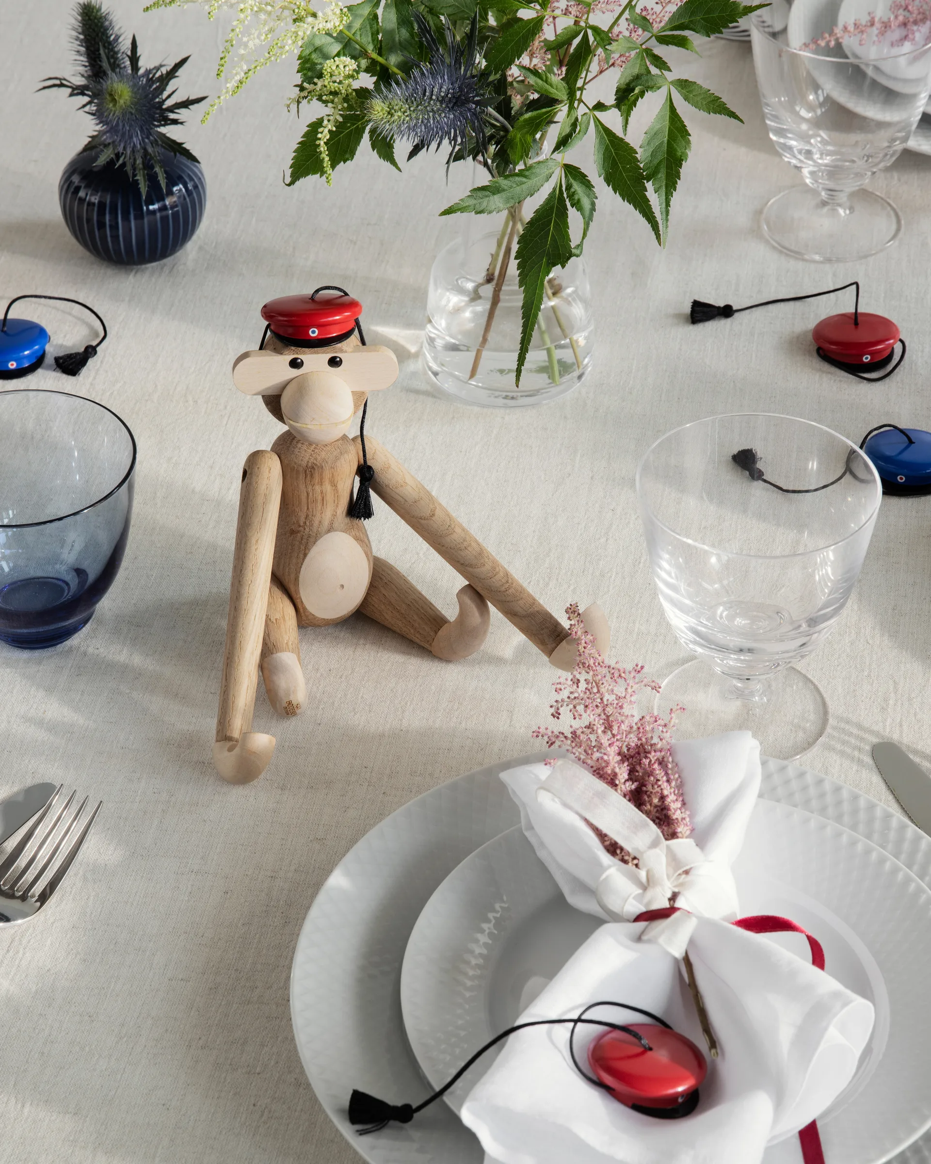 Chapéu de estudante para o macaco pequeno Kay Bojesen, Vermelho Kay Bojesen Denmark