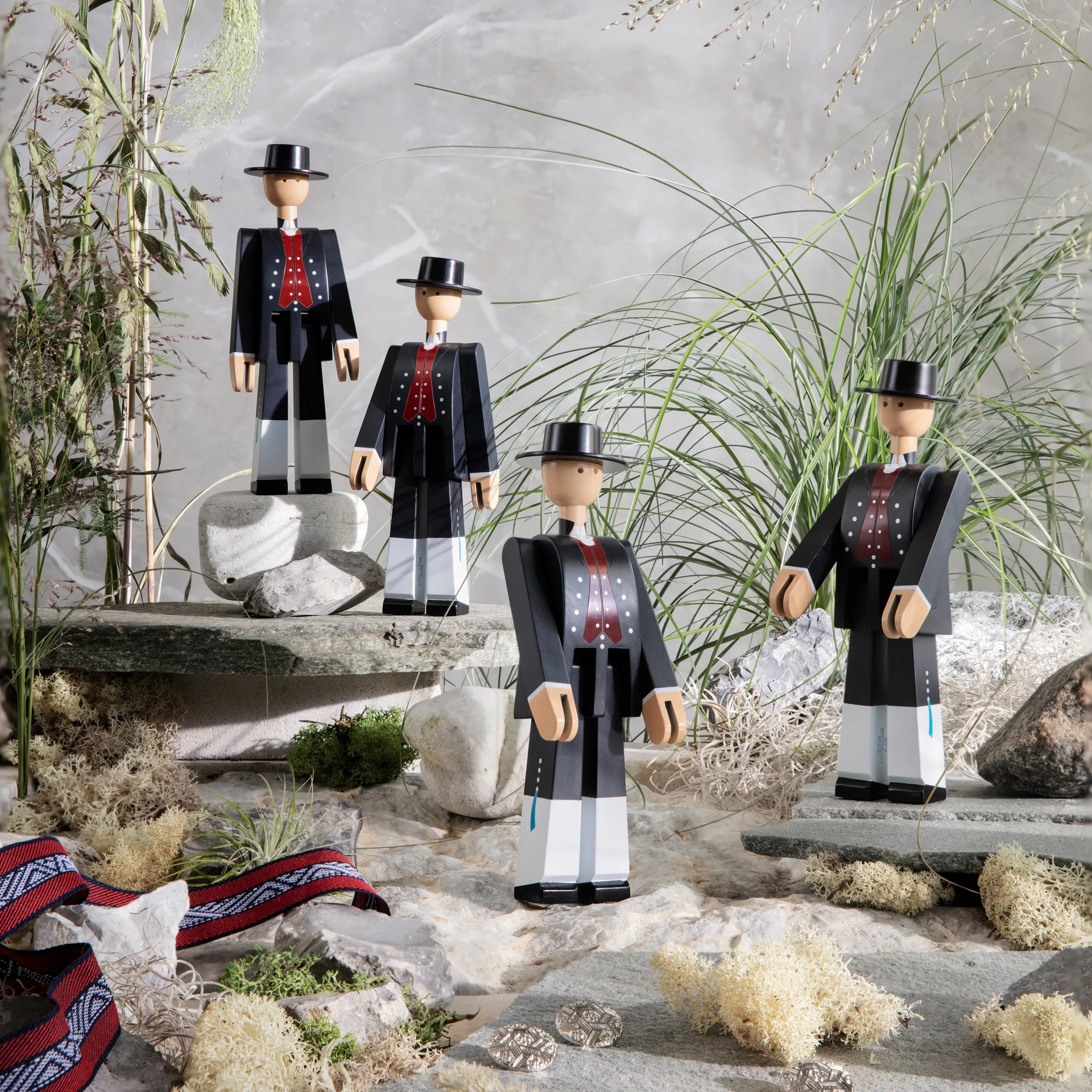 Kay Bojesen homem com traje folclórico norueguês, Preto-vermelho-branco Kay Bojesen Denmark