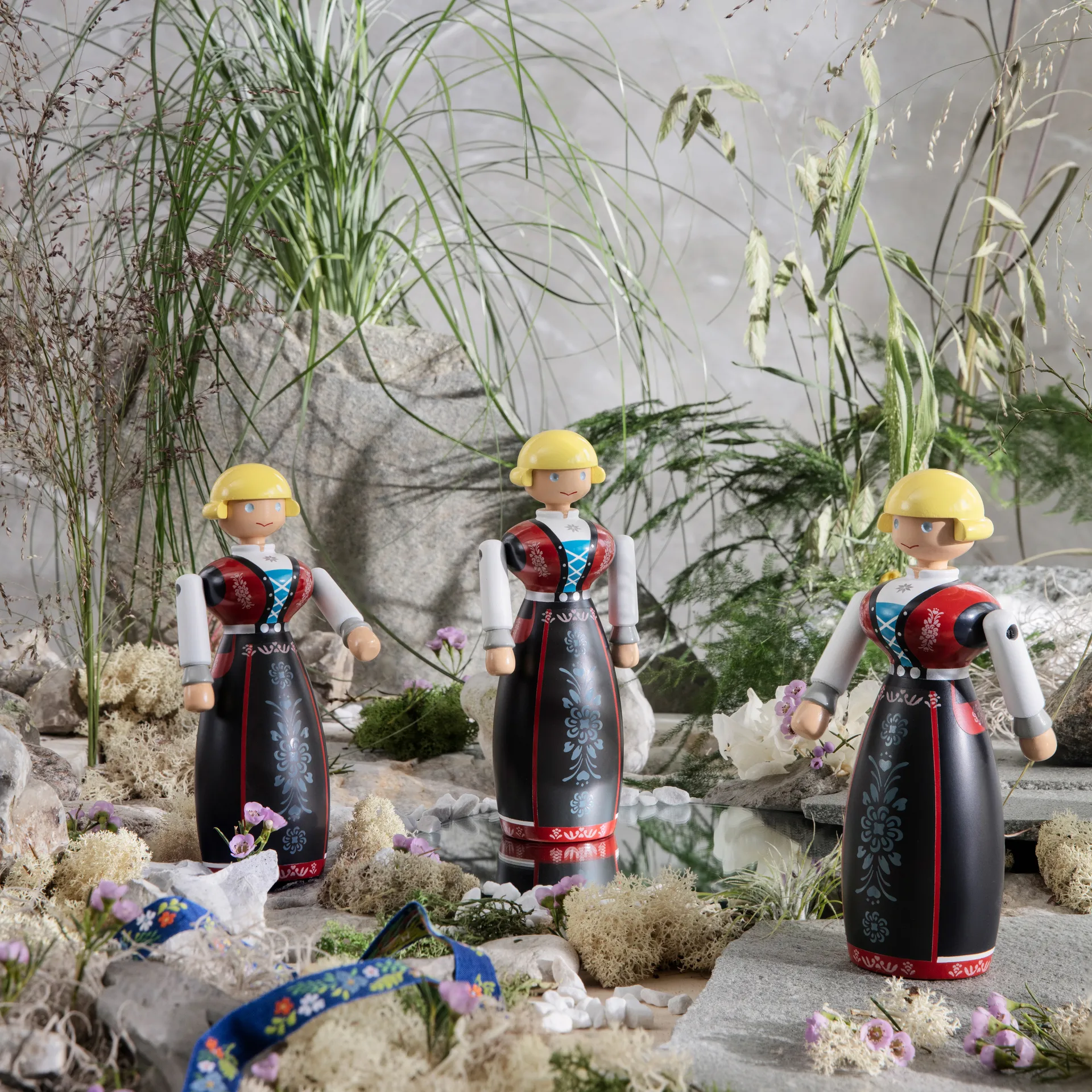 Kay Bojesen mulher em traje folclórico norueguês, Preto-vermelho-branco Kay Bojesen Denmark