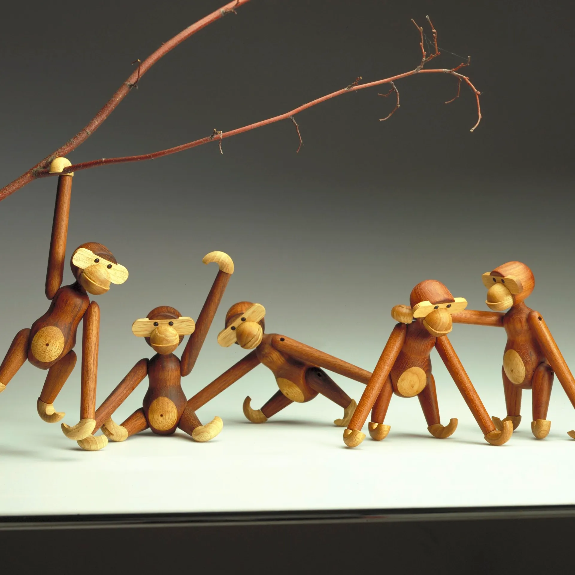 Macaco de madeira pequeno Kay Bojesen, madeira teca-limba 20 cm Kay Bojesen Denmark