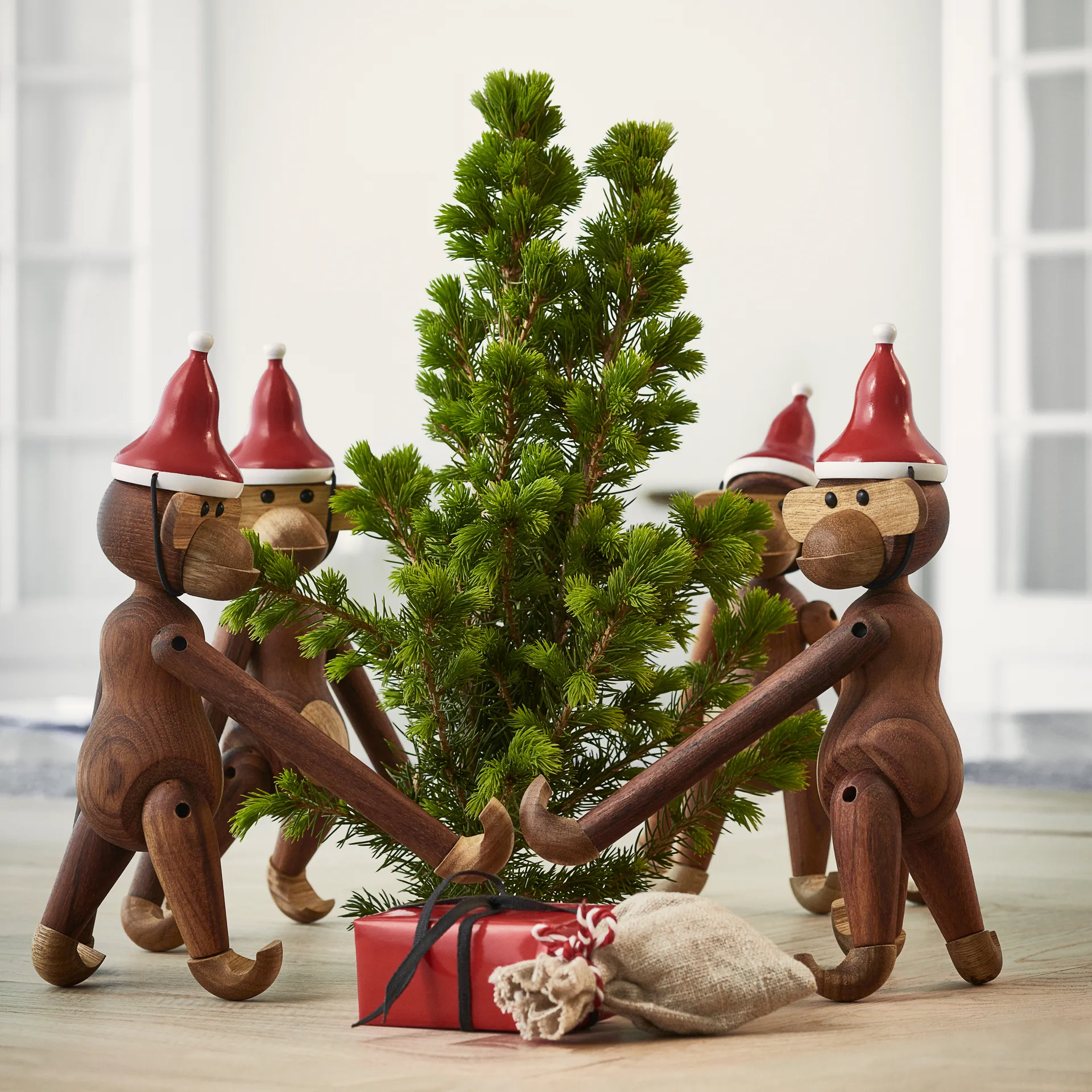 Pequeno macaco com chapéu de Natal,  Kay Bojesen Denmark