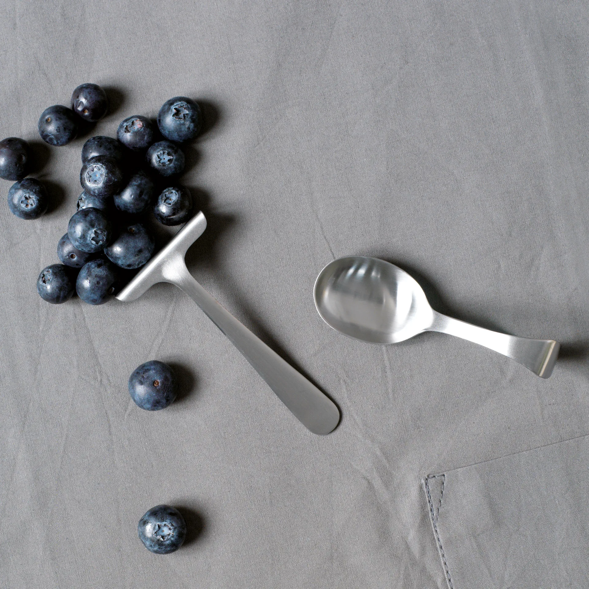 Grand Prix talheres infantis e babete 3 peças, Aço matte Kay Bojesen