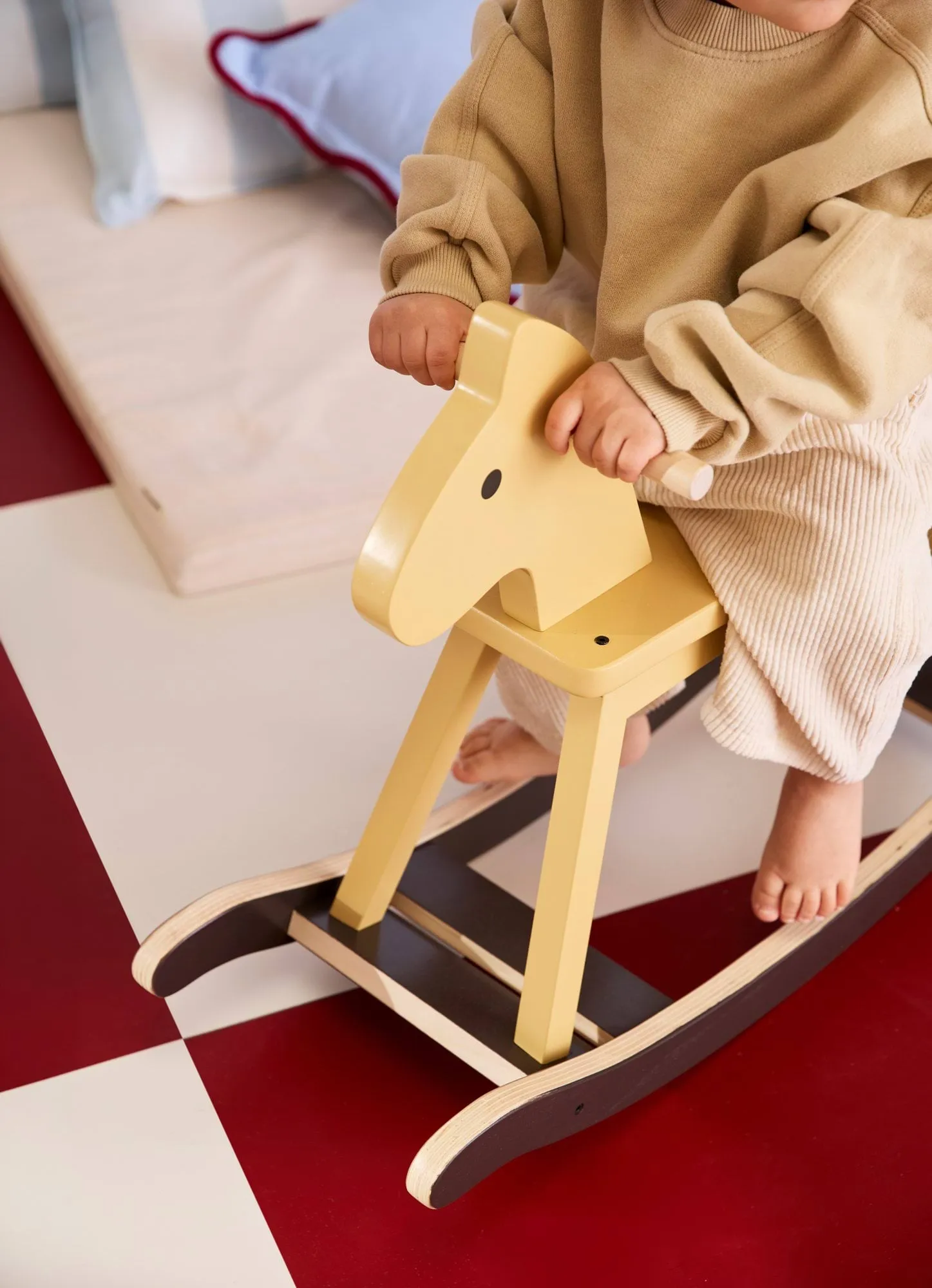 Kid's Concept cavalo de balanço, Amarelo mel Kid's Concept