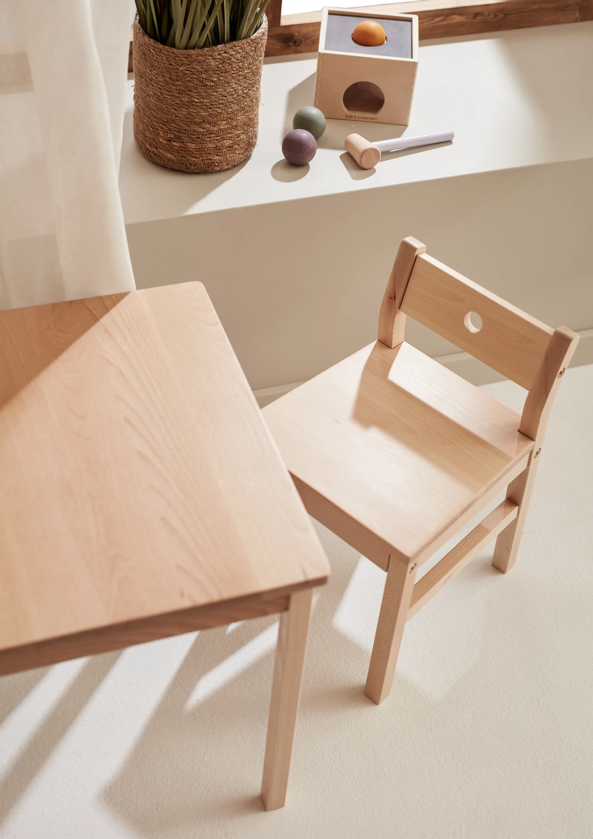 Mesa Saga, Madeira de Faia Kid's Concept
