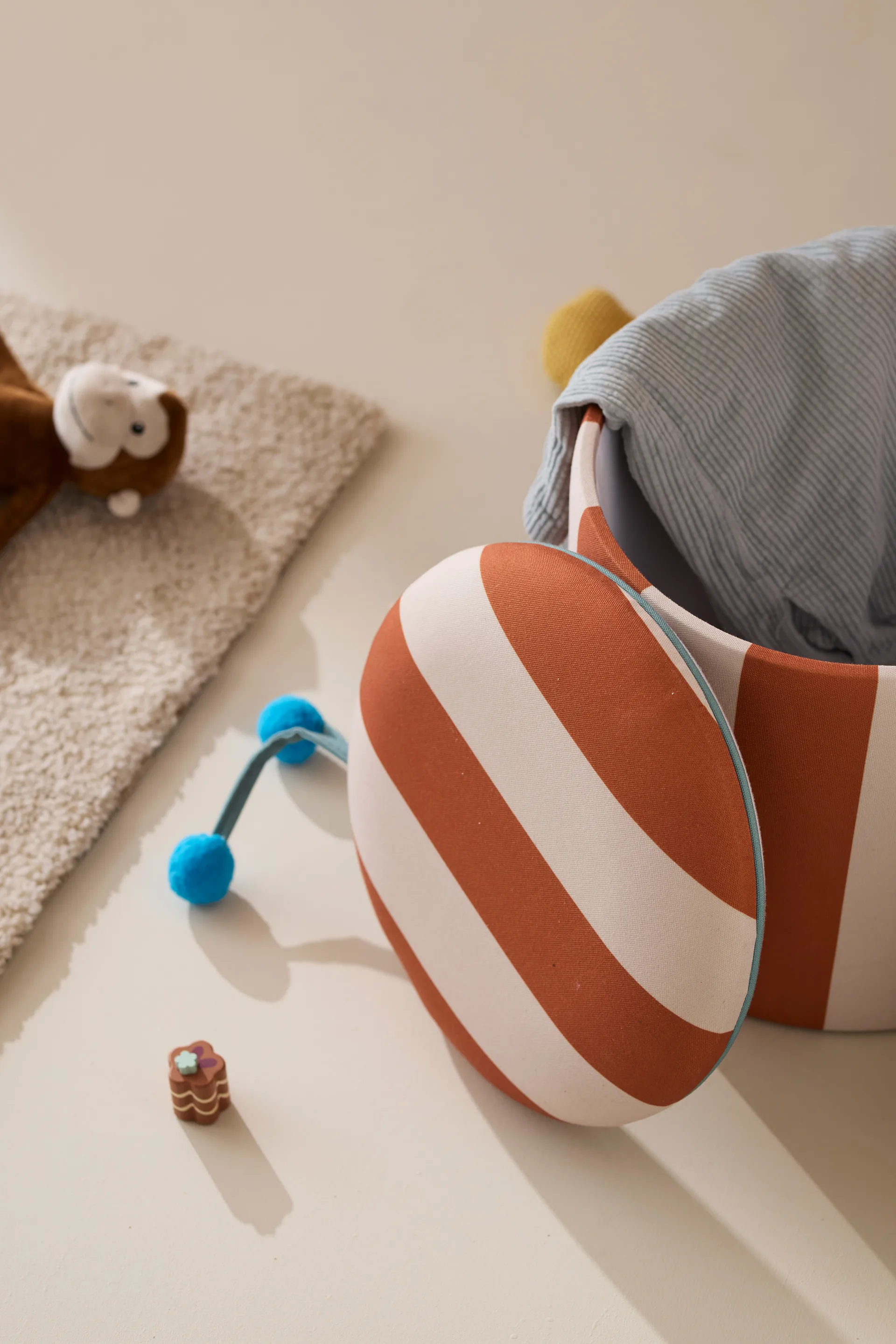 Pufe cilíndrico com arrumação, Castanho, Ø40x30,5 cm Kid's Concept