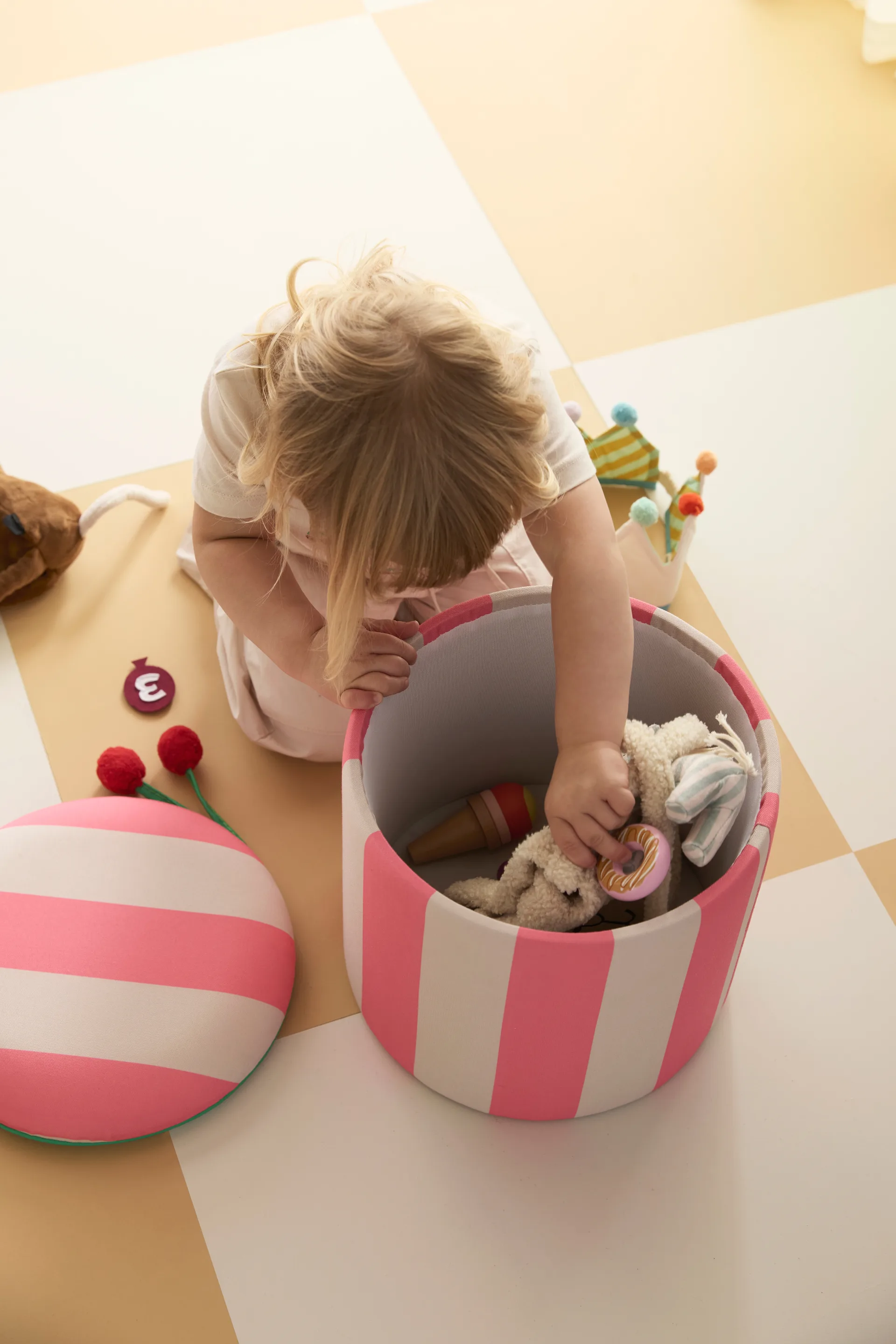 Pufe cilíndrico com arrumação, Rosa, Ø40x30,5 cm Kid's Concept