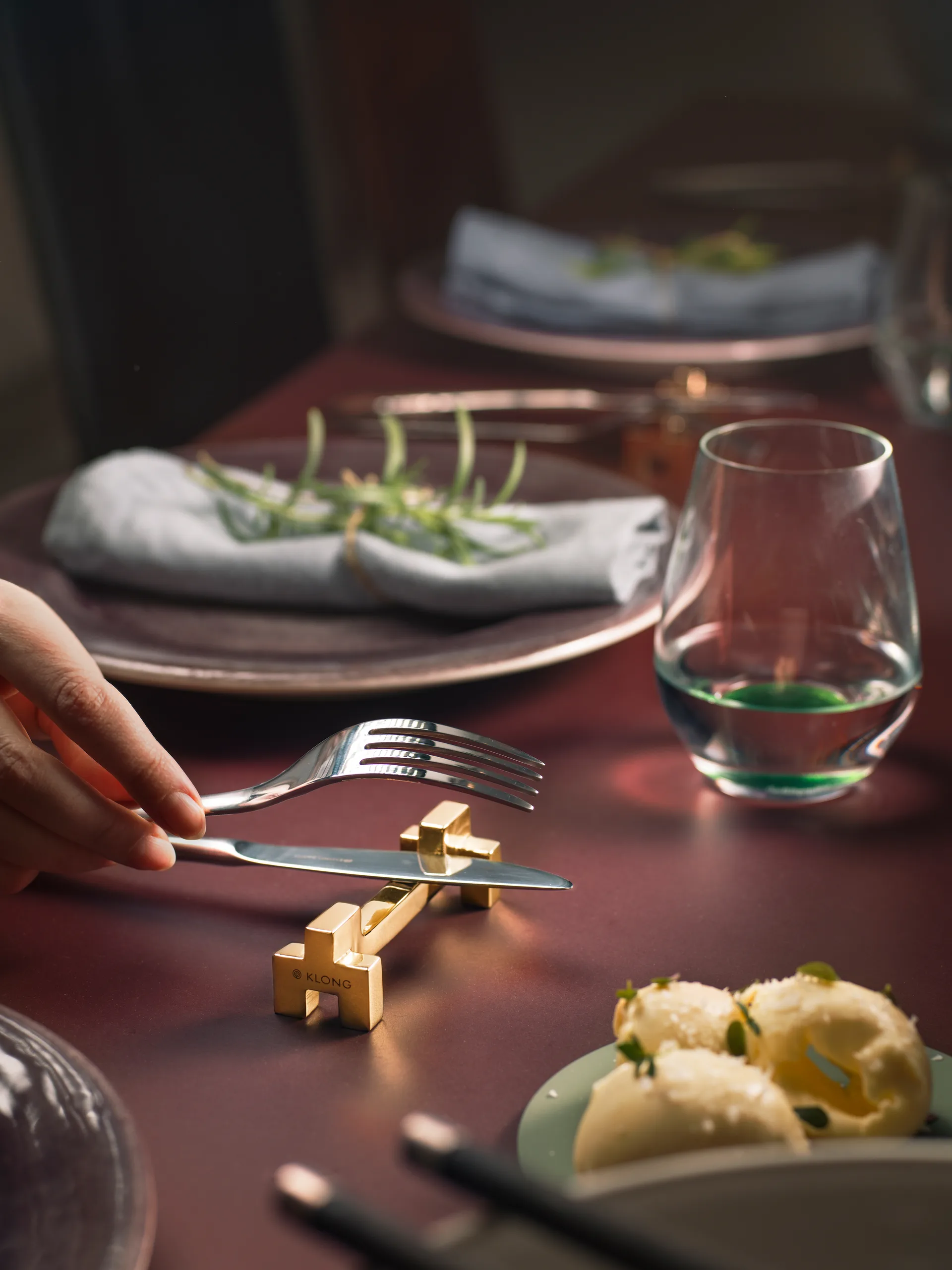 Porta talheres Signe 2 un., latão KLONG