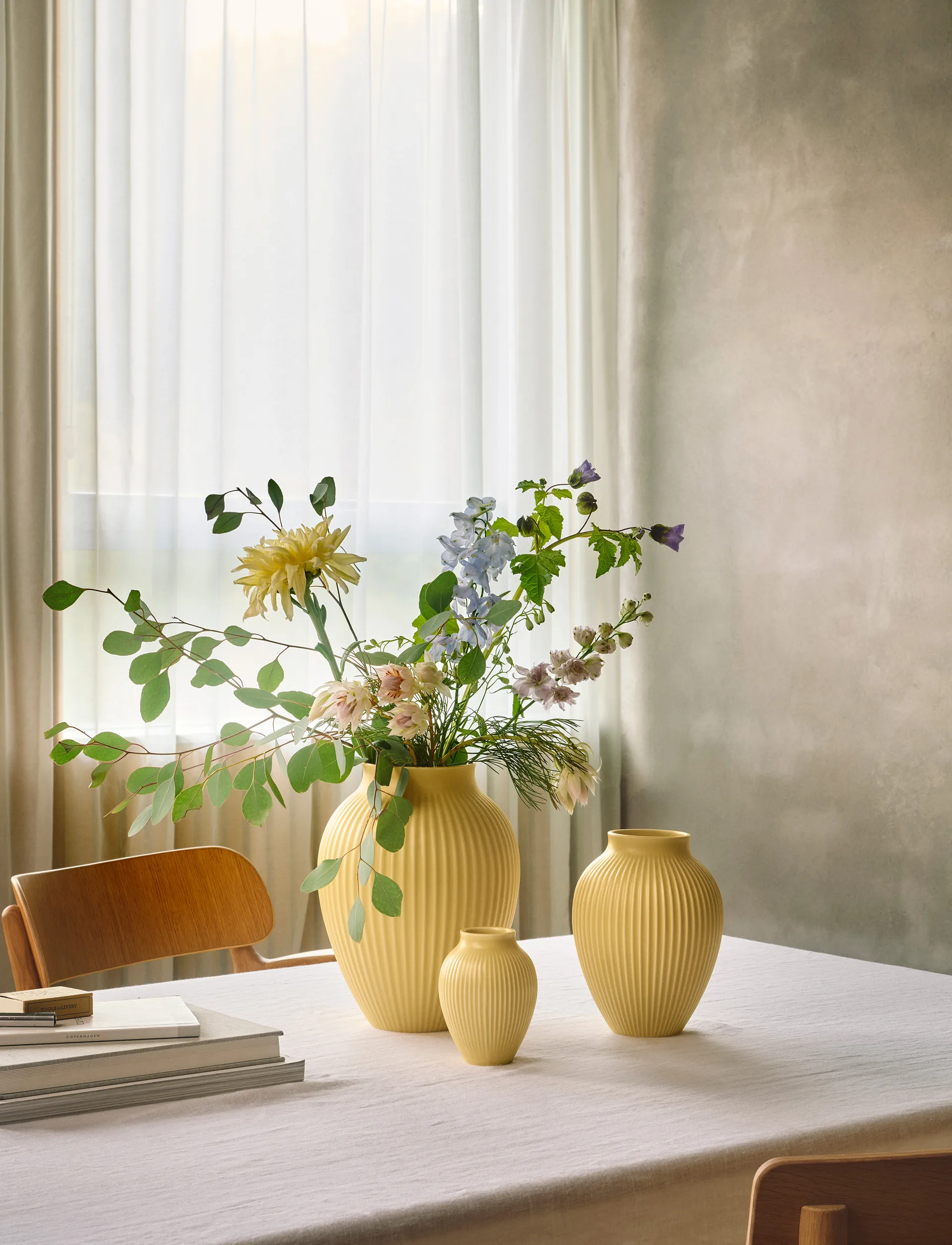 Knabstrup vaso estriado 20 cm, Amarelo Knabstrup Keramik