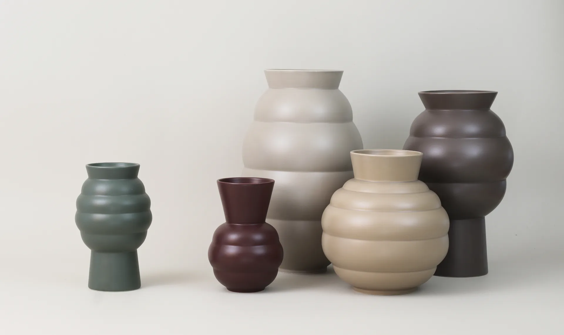 Tortus Archie vaso No4 37 cm, Cinzento escuro Knabstrup Keramik