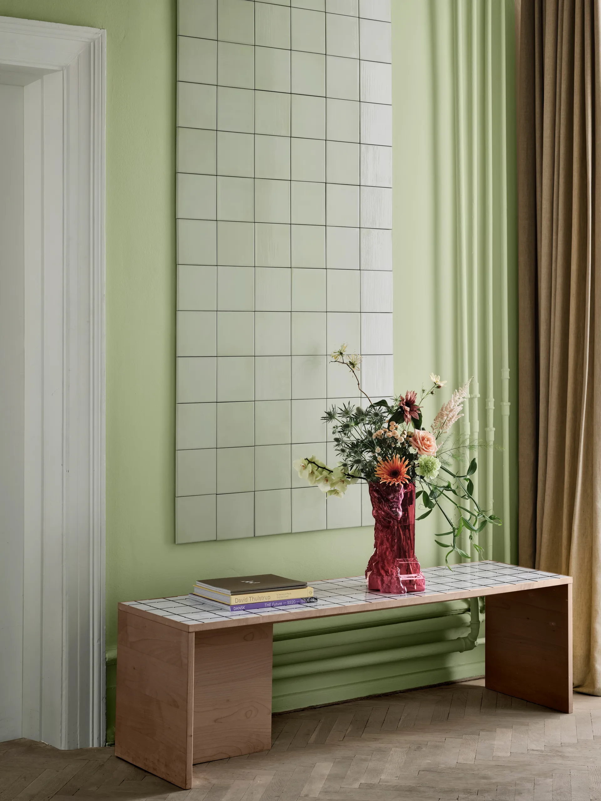 Rocky Baroque Vaso  350 mm, Rosa quente Kosta Boda