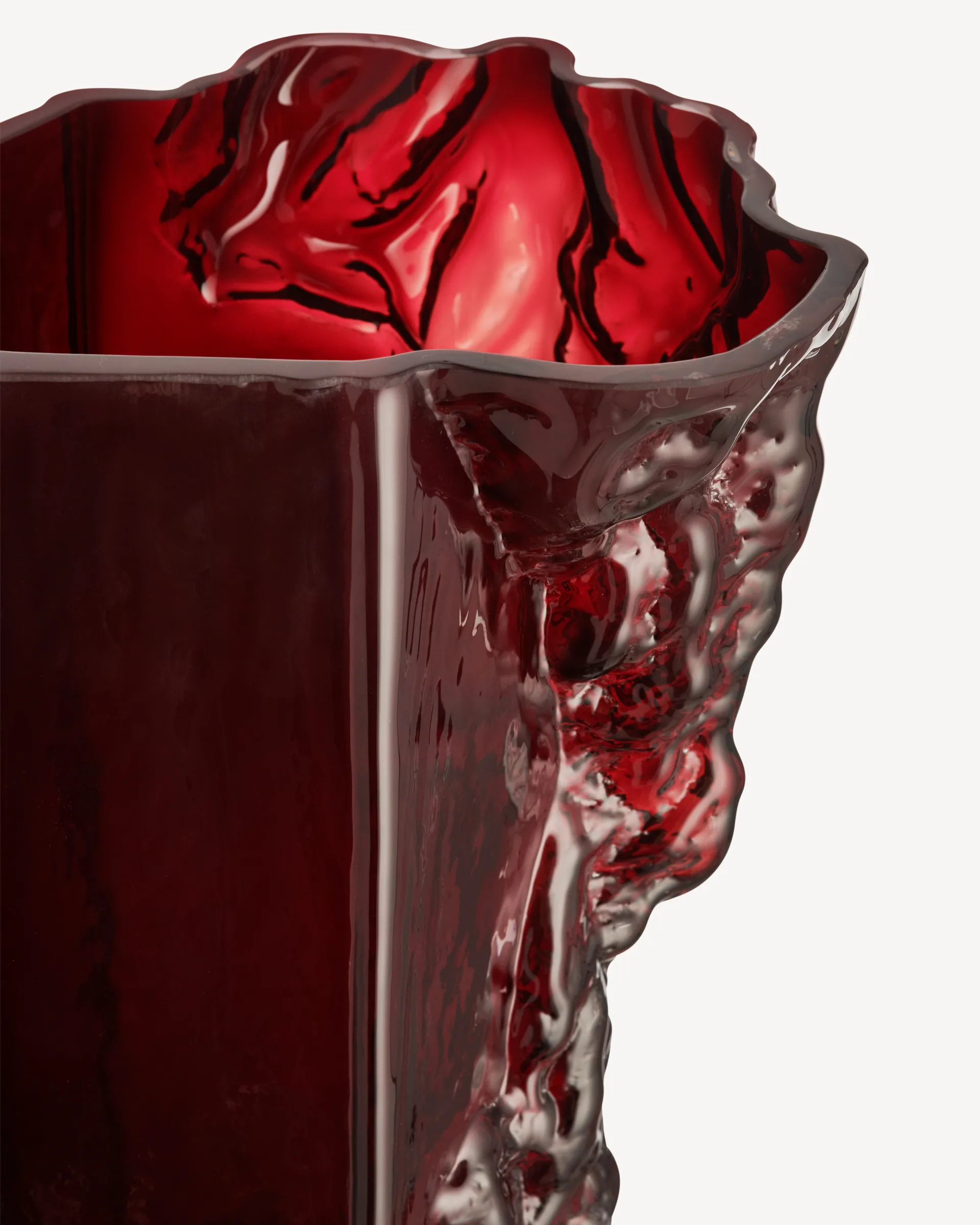 Rocky Baroque Vaso  350 mm, Vermelho escuro Kosta Boda