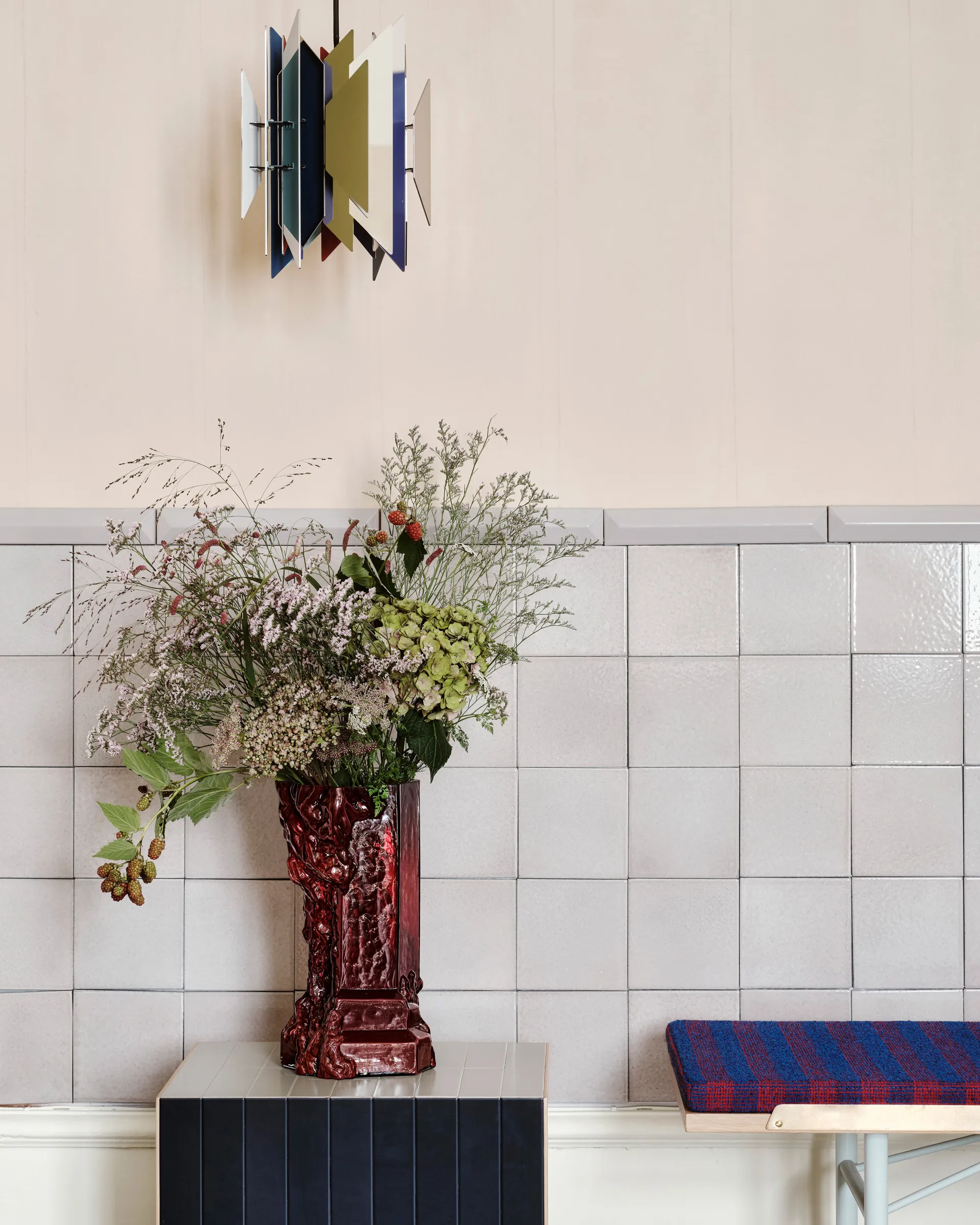 Rocky Baroque Vaso  350 mm, Vermelho escuro Kosta Boda