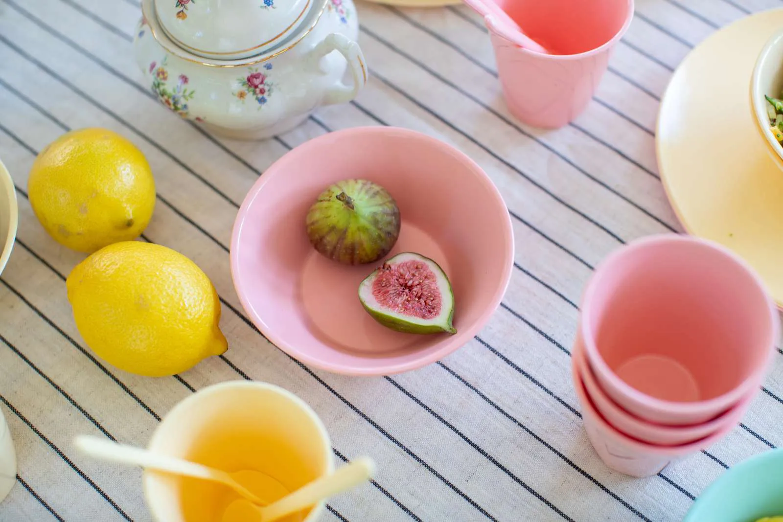 Nora Macarons conjunto de loiça de 16 peças, Multicolor Koziol